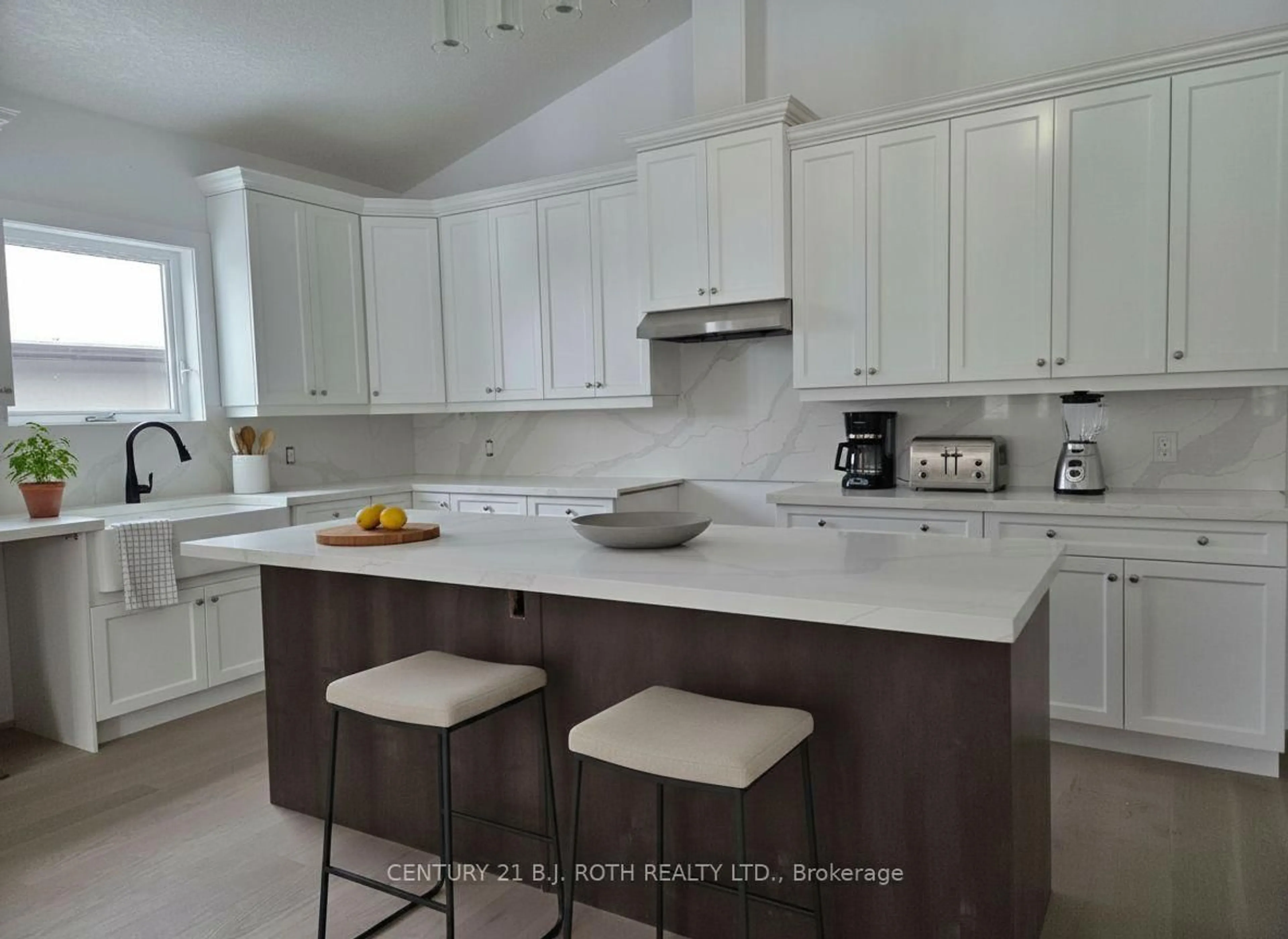 Open concept kitchen, unknown for 3191 Cove Ave, Innisfil Ontario L9S 2K7