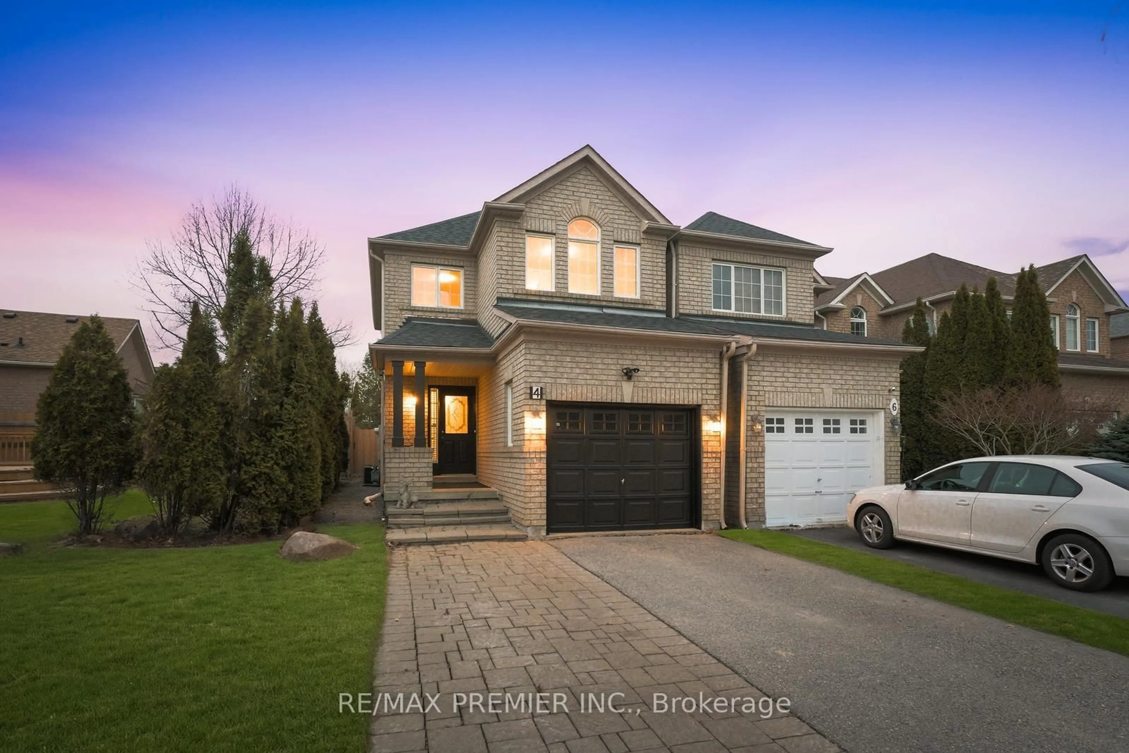Home with brick exterior material, street for 4 Hacienda Dr, Richmond Hill Ontario L4E 3X1