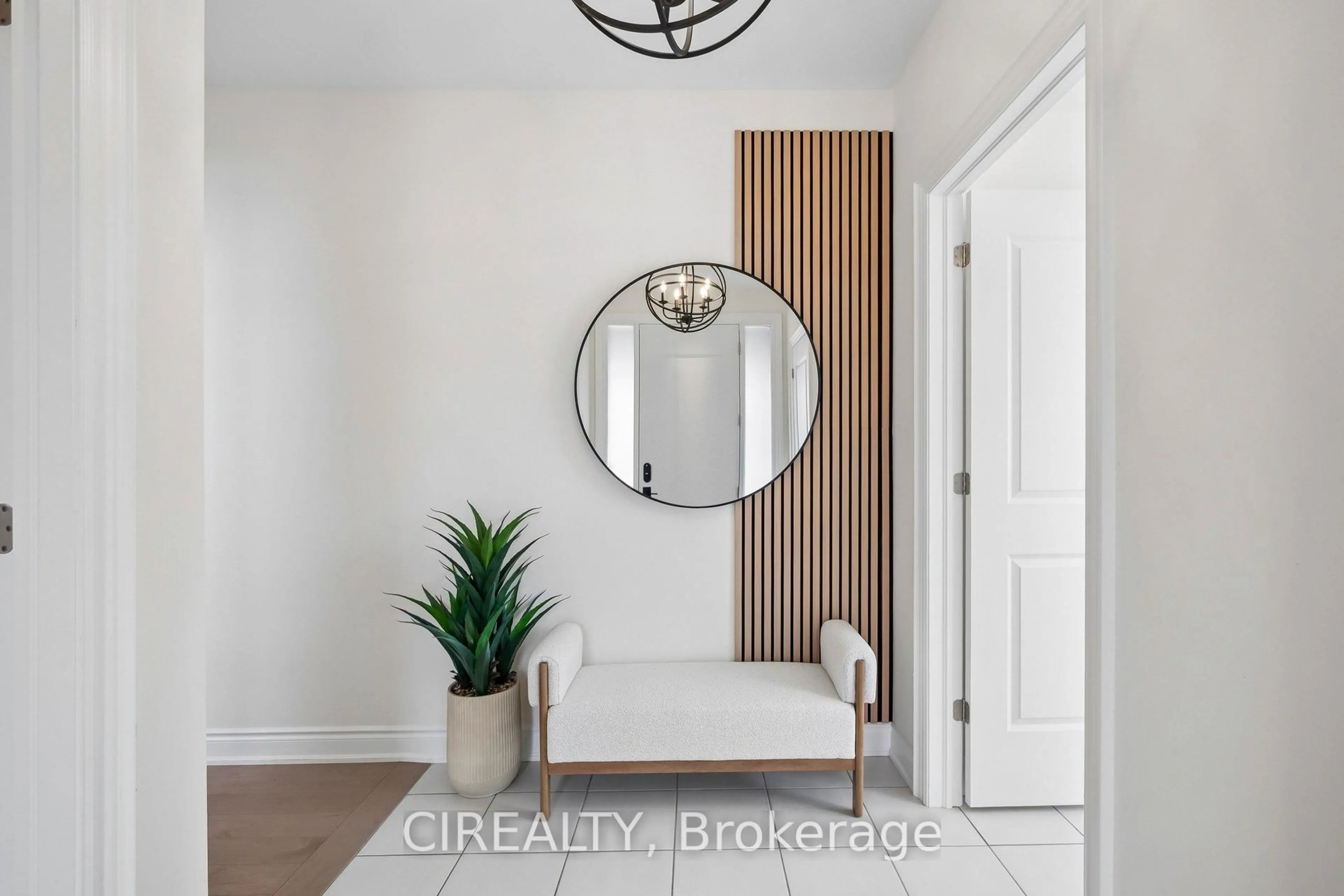 Indoor entryway for 325 Laplante St, Newmarket Ontario L3X 0M5