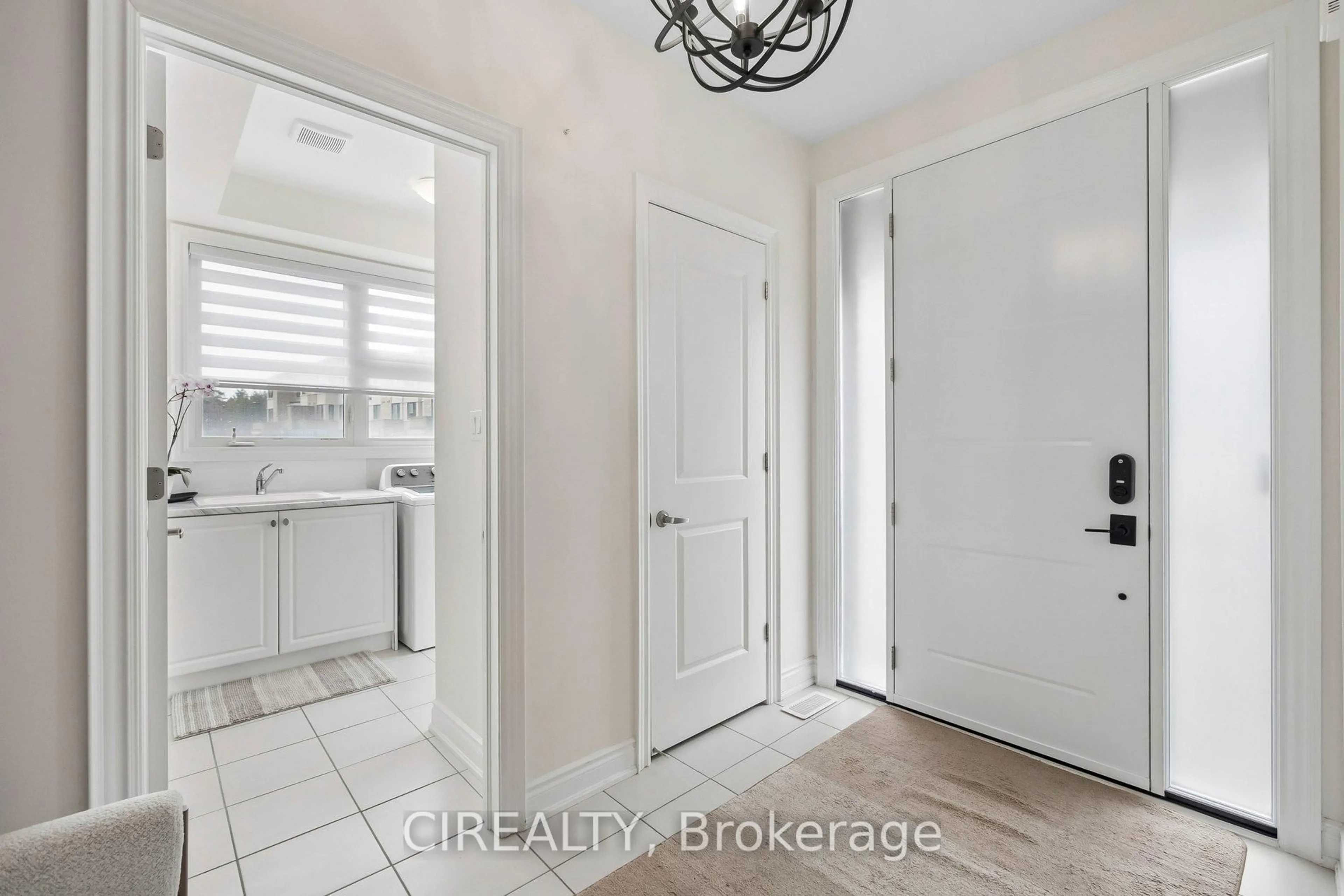 Indoor entryway for 325 Laplante St, Newmarket Ontario L3X 0M5