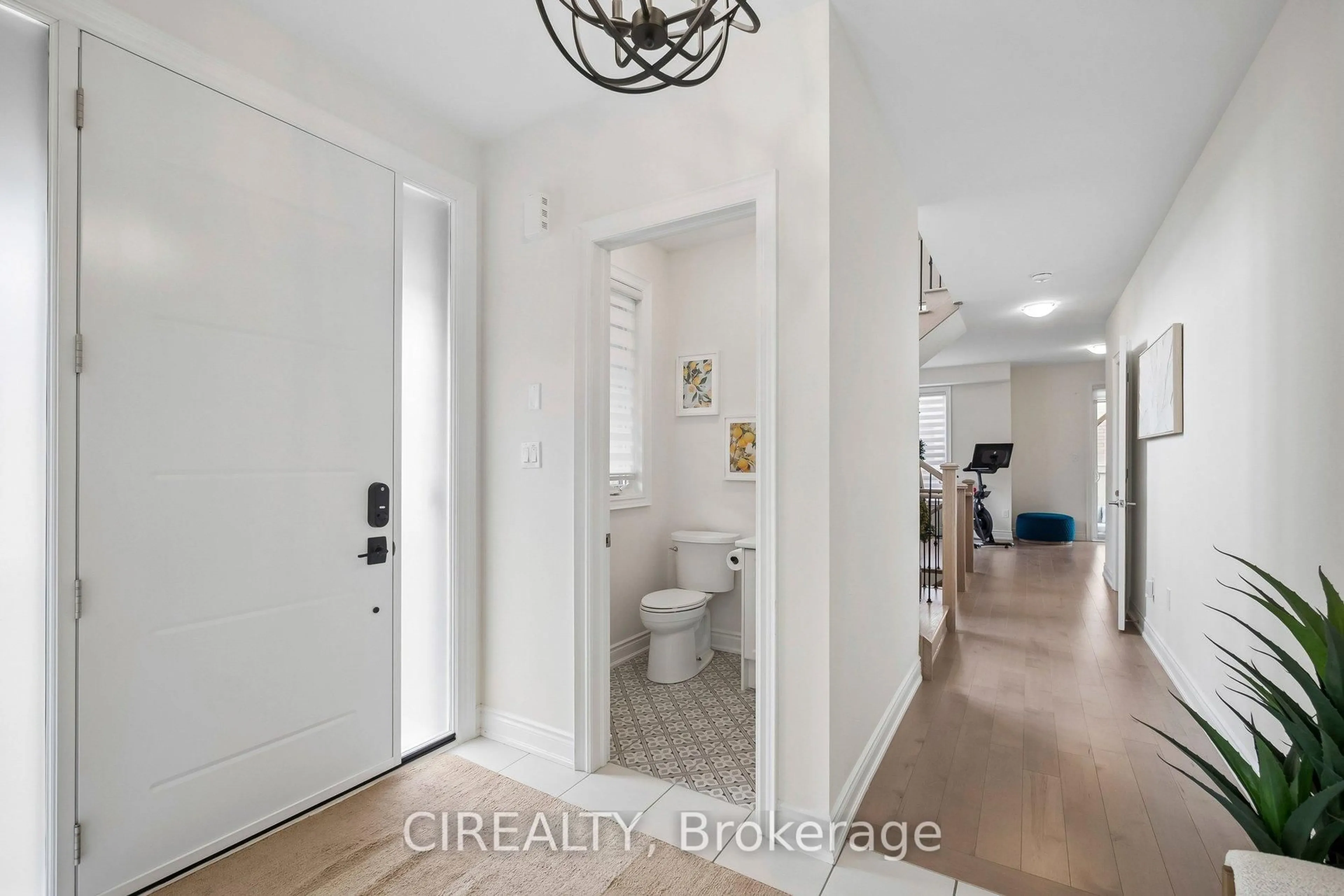 Indoor entryway for 325 Laplante St, Newmarket Ontario L3X 0M5