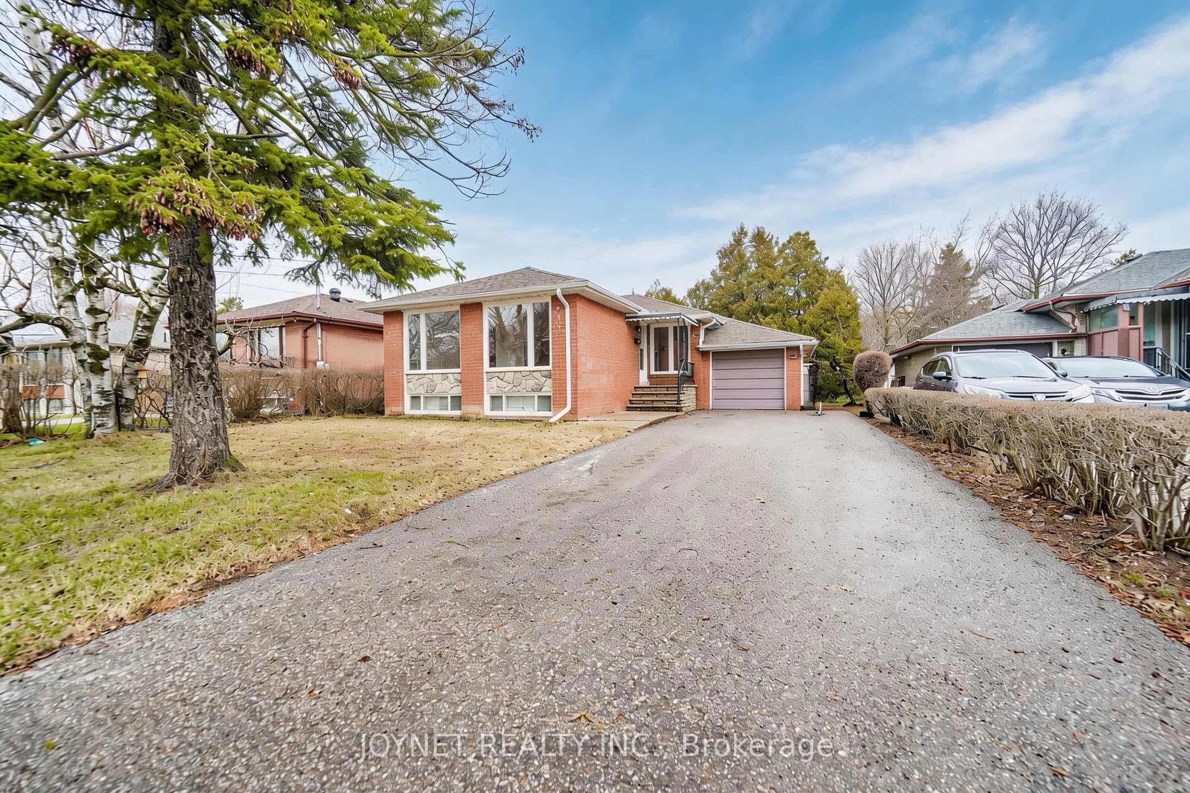 Home with brick exterior material, street for 299 Palmer Ave, Richmond Hill Ontario L4C 1P4