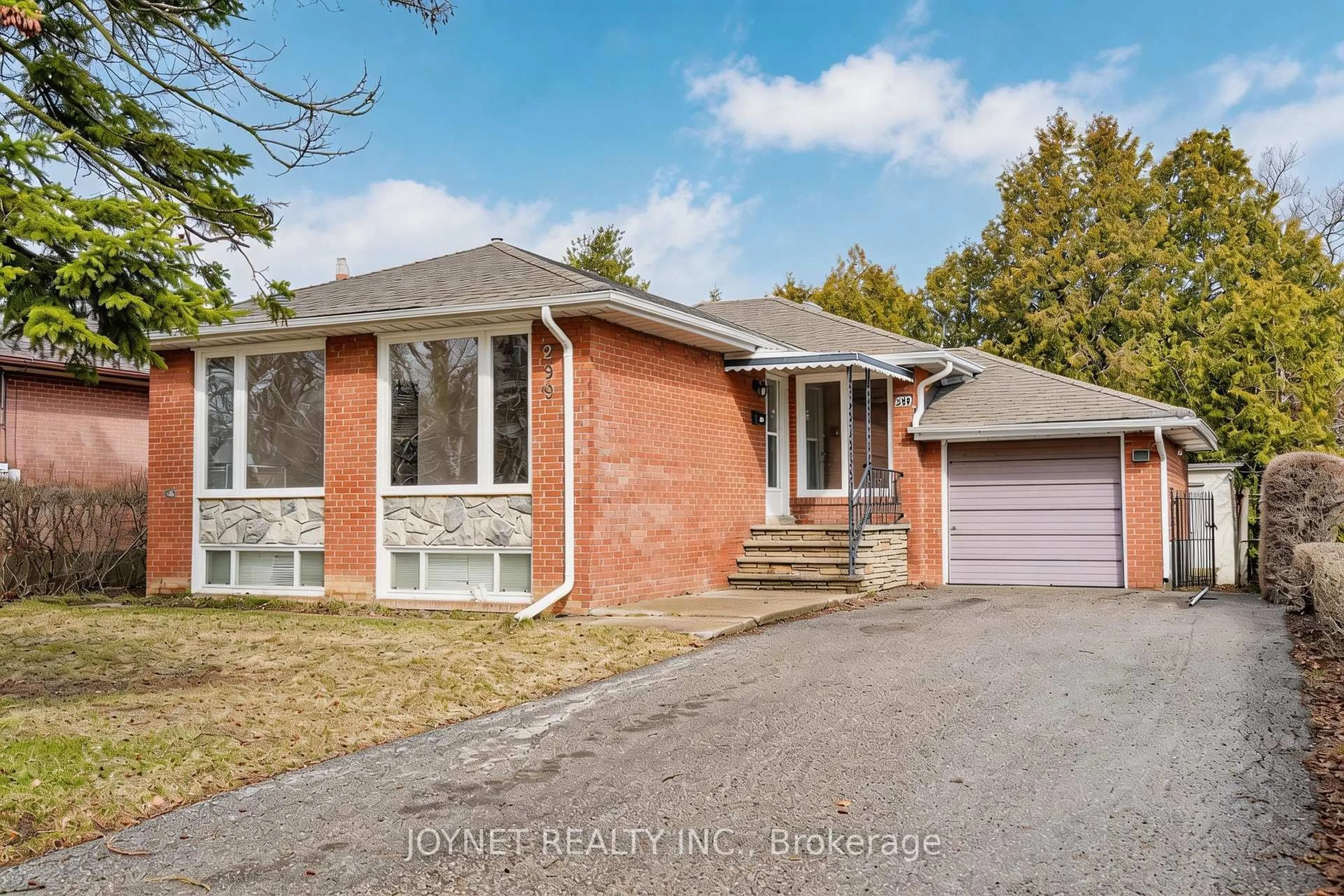 Home with brick exterior material, street for 299 Palmer Ave, Richmond Hill Ontario L4C 1P4