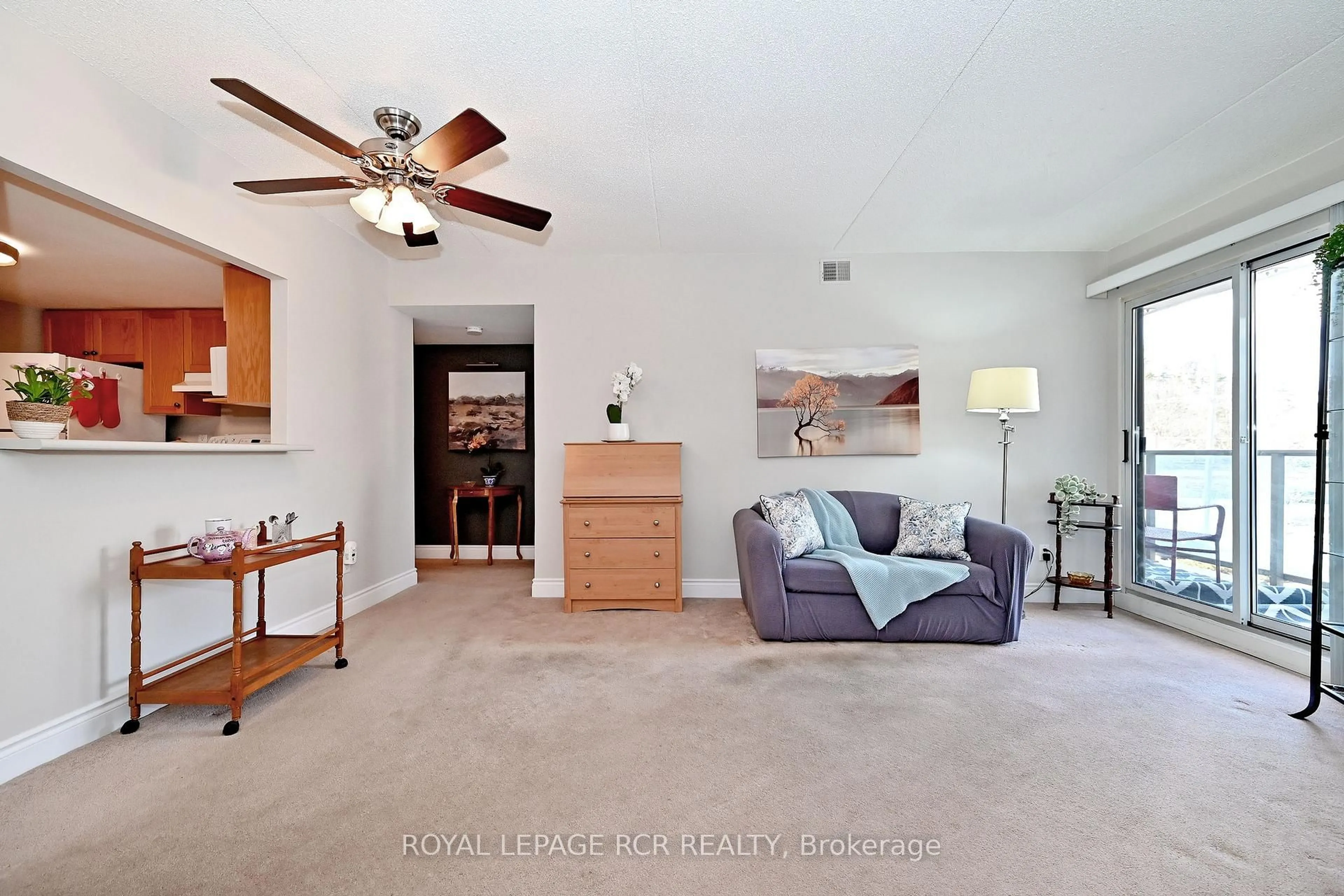 Living room with furniture, unknown for 160 Wellington St #212, Aurora Ontario L4G 1J3