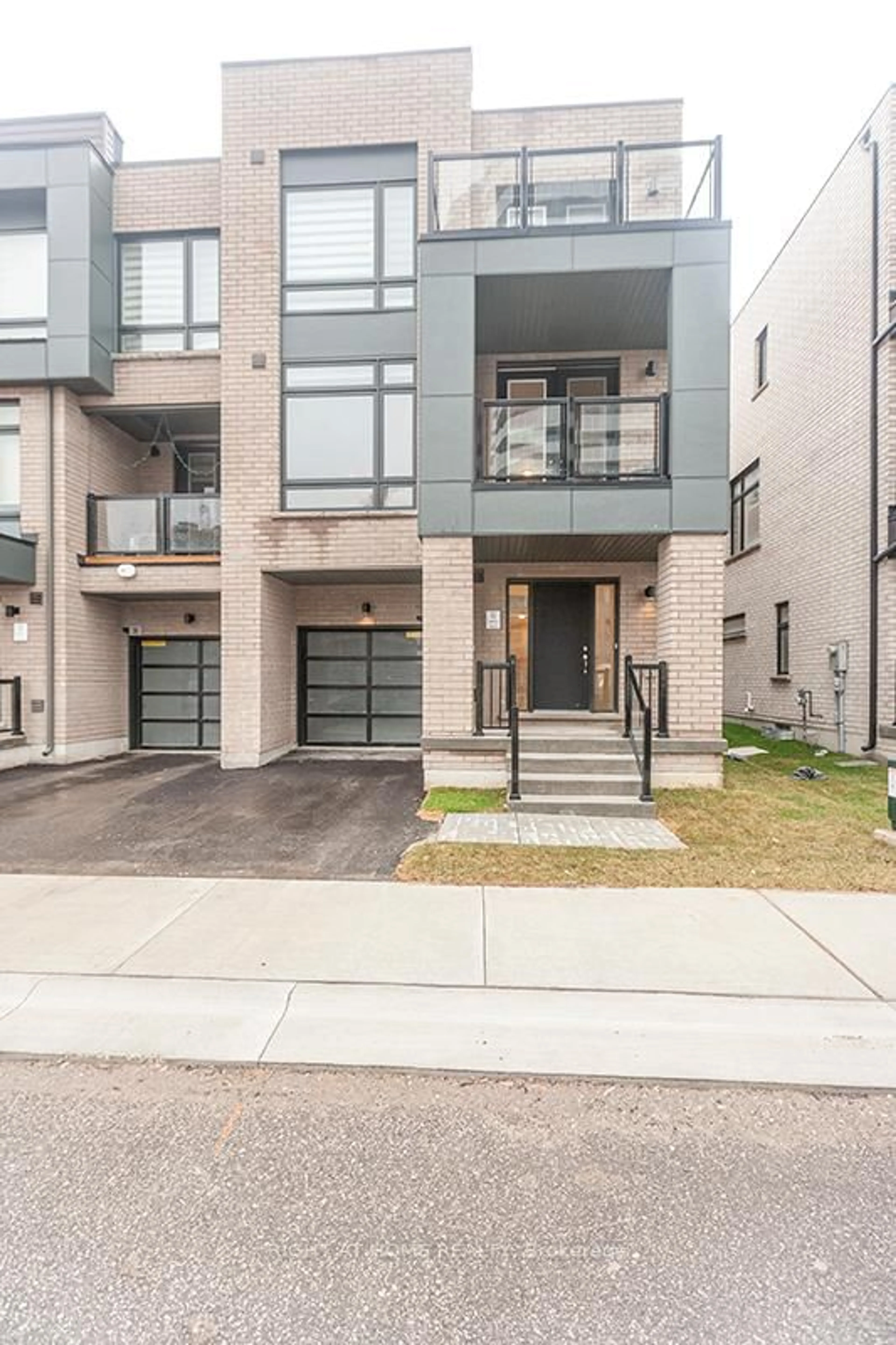 Home with brick exterior material, street for 42 Dandara Gate, Vaughan Ontario L4L 1V8