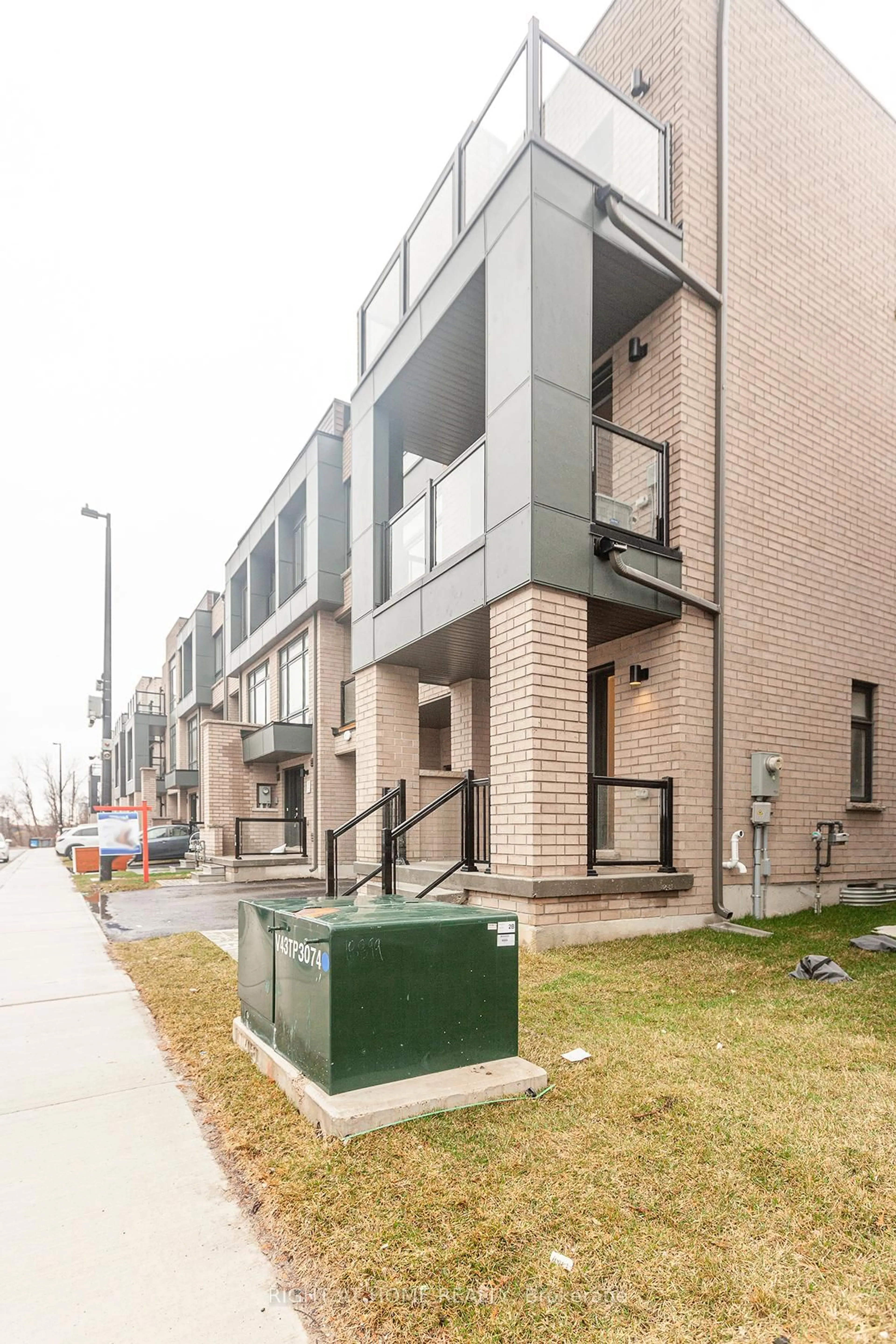 Home with brick exterior material, street for 42 Dandara Gate, Vaughan Ontario L4L 1V8