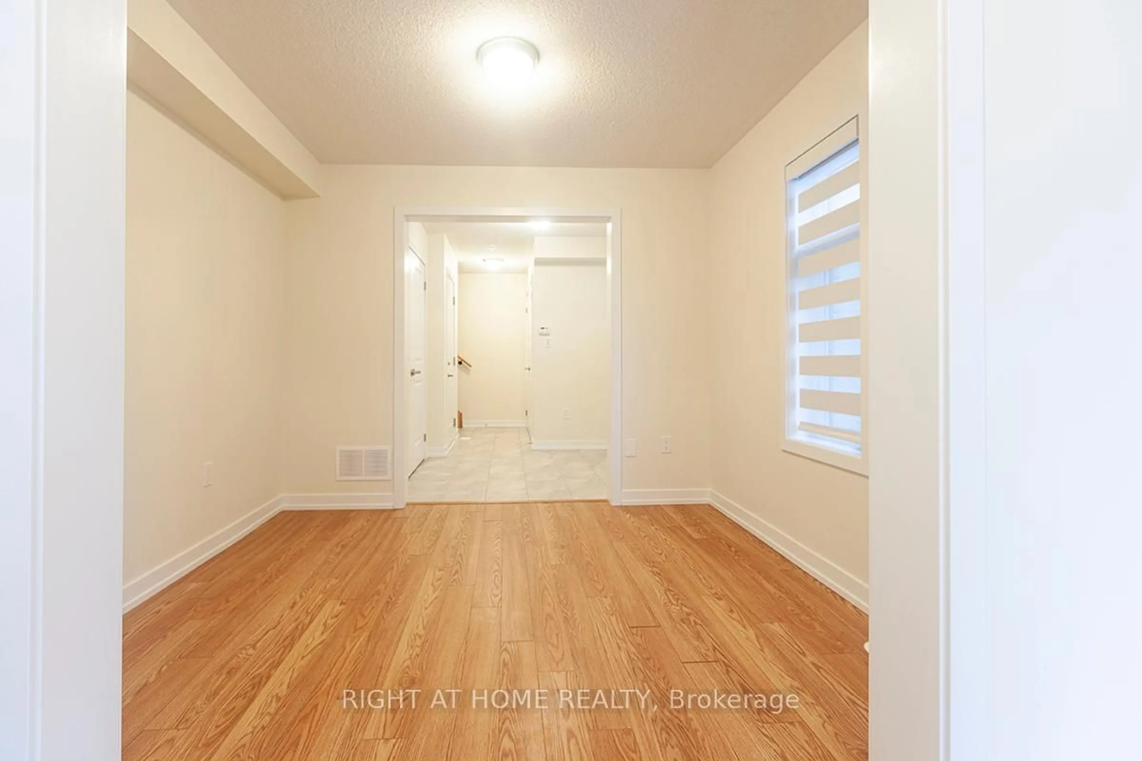 A pic of a room for 42 Dandara Gate, Vaughan Ontario L4L 1V8