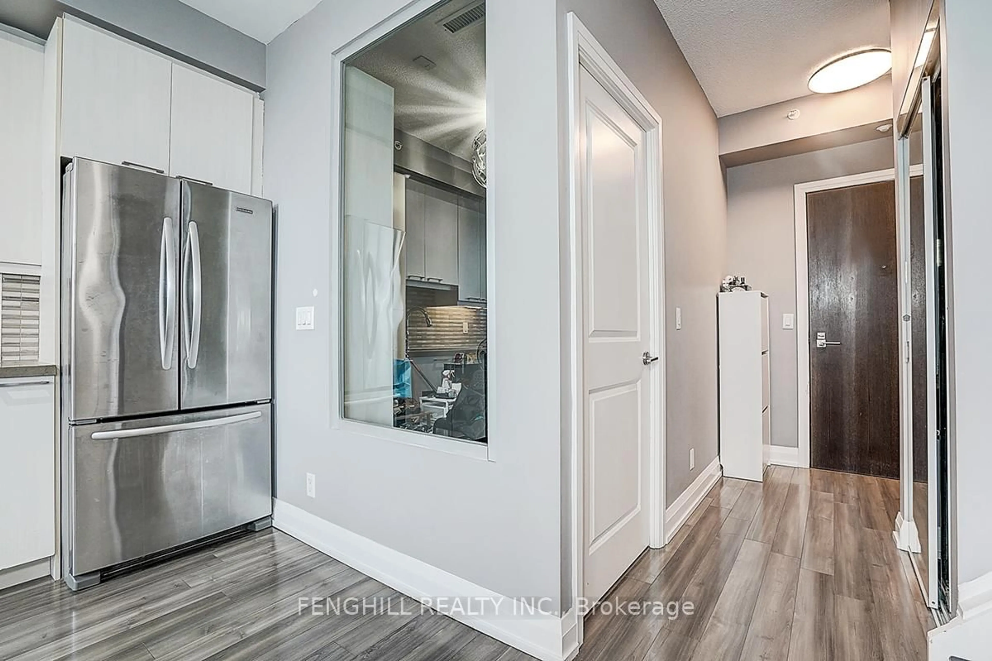 Indoor entryway for 370 Highway 7 Rd #PH7, Richmond Hill Ontario L4B 0C4