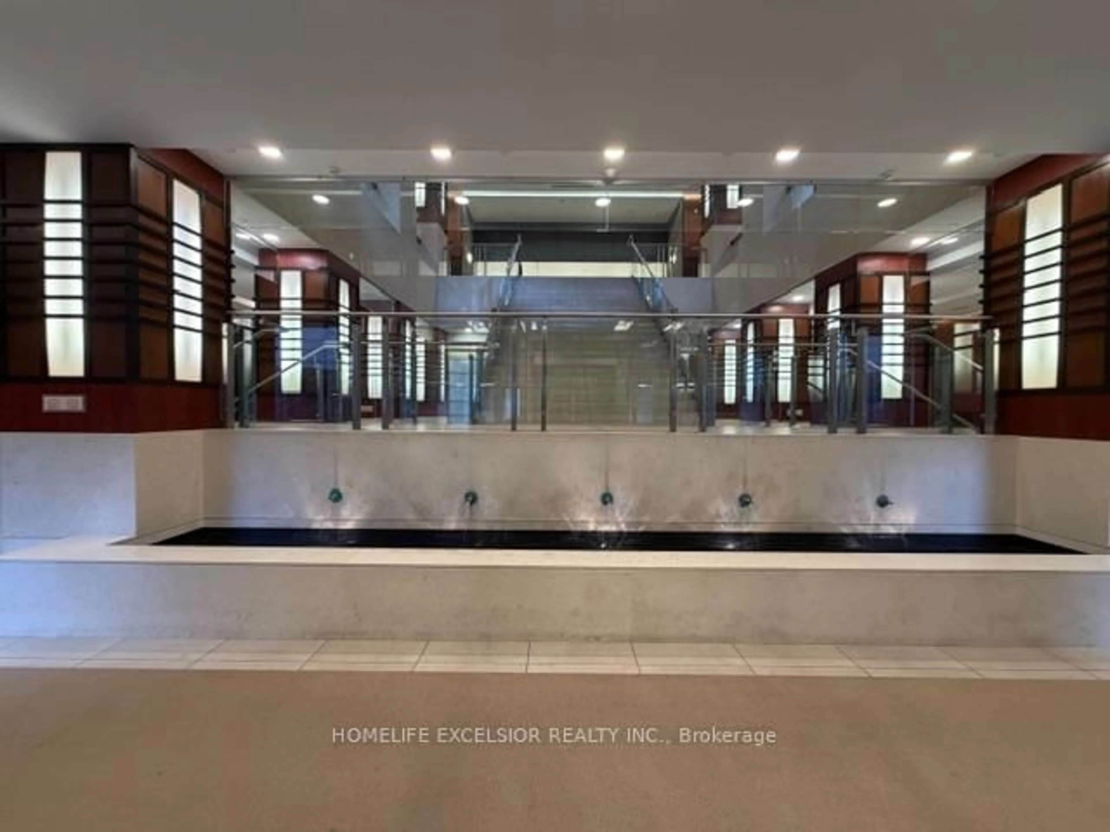 Indoor foyer for 33 Cox Blvd #825, Markham Ontario L3R 8A6