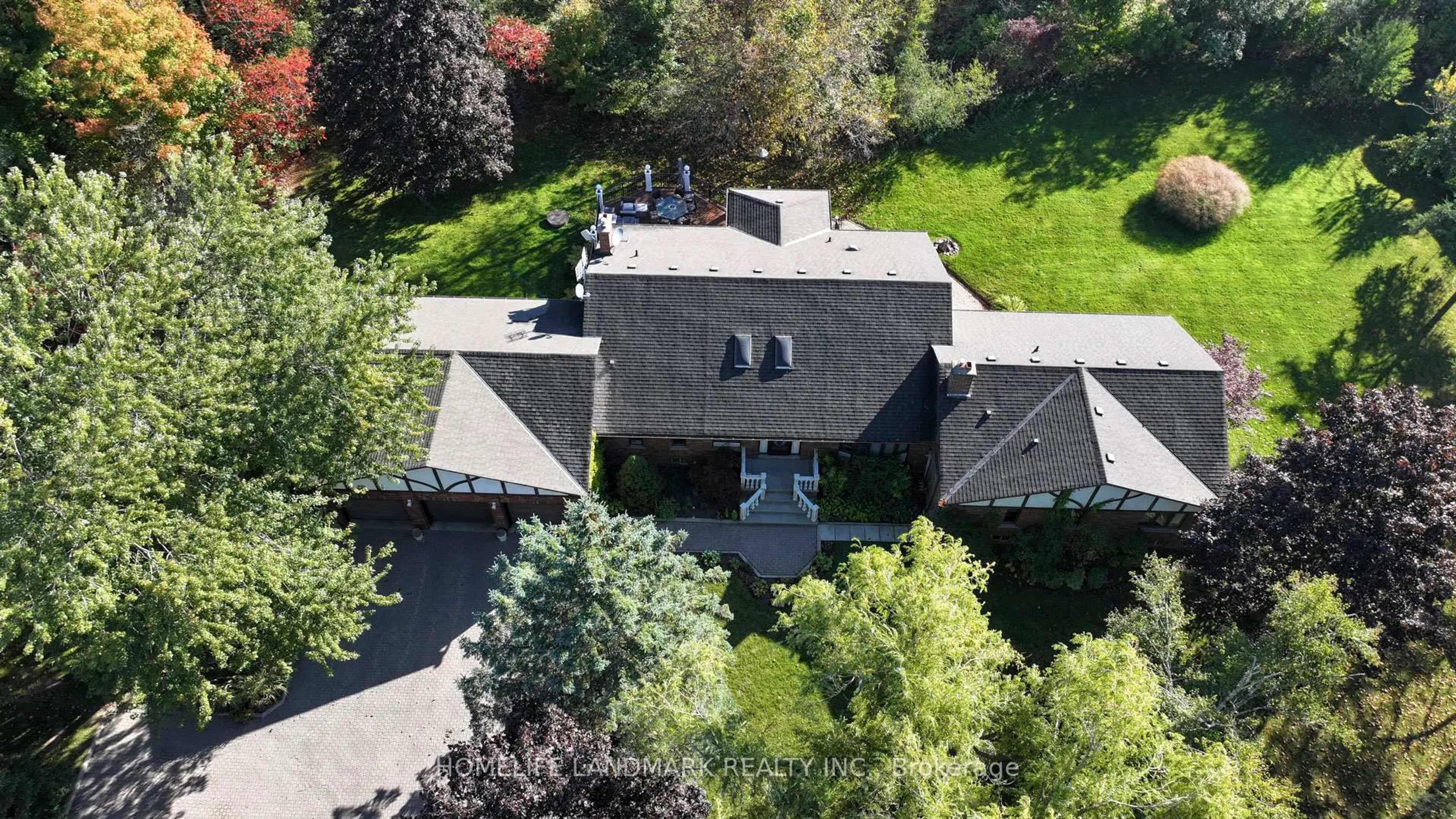 A pic from outside/outdoor area/front of a property/back of a property/a pic from drone, street for 13953 10TH Line, Whitchurch-Stouffville Ontario L4A 3R8