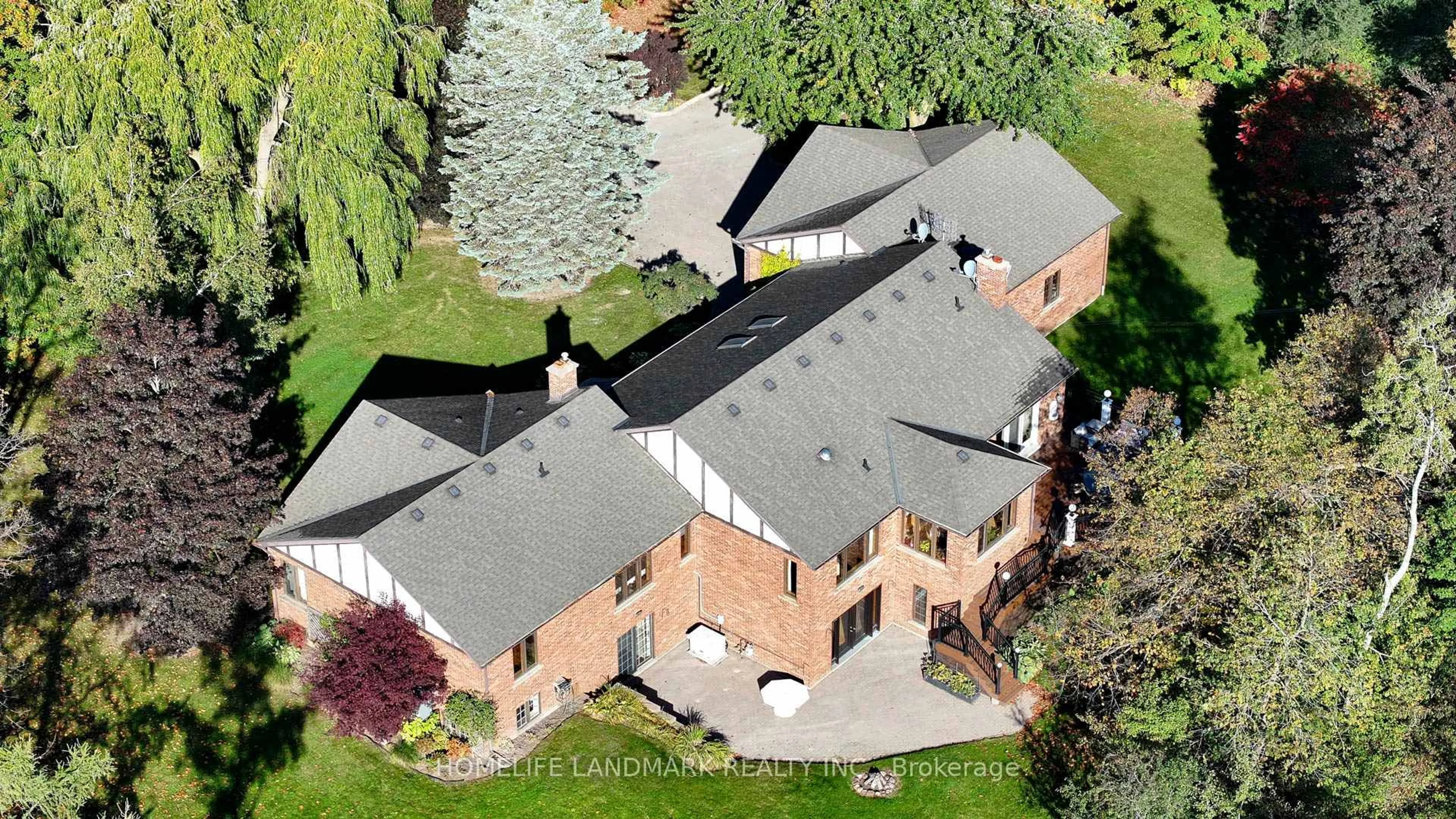 A pic from outside/outdoor area/front of a property/back of a property/a pic from drone, street for 13953 10TH Line, Whitchurch-Stouffville Ontario L4A 3R8
