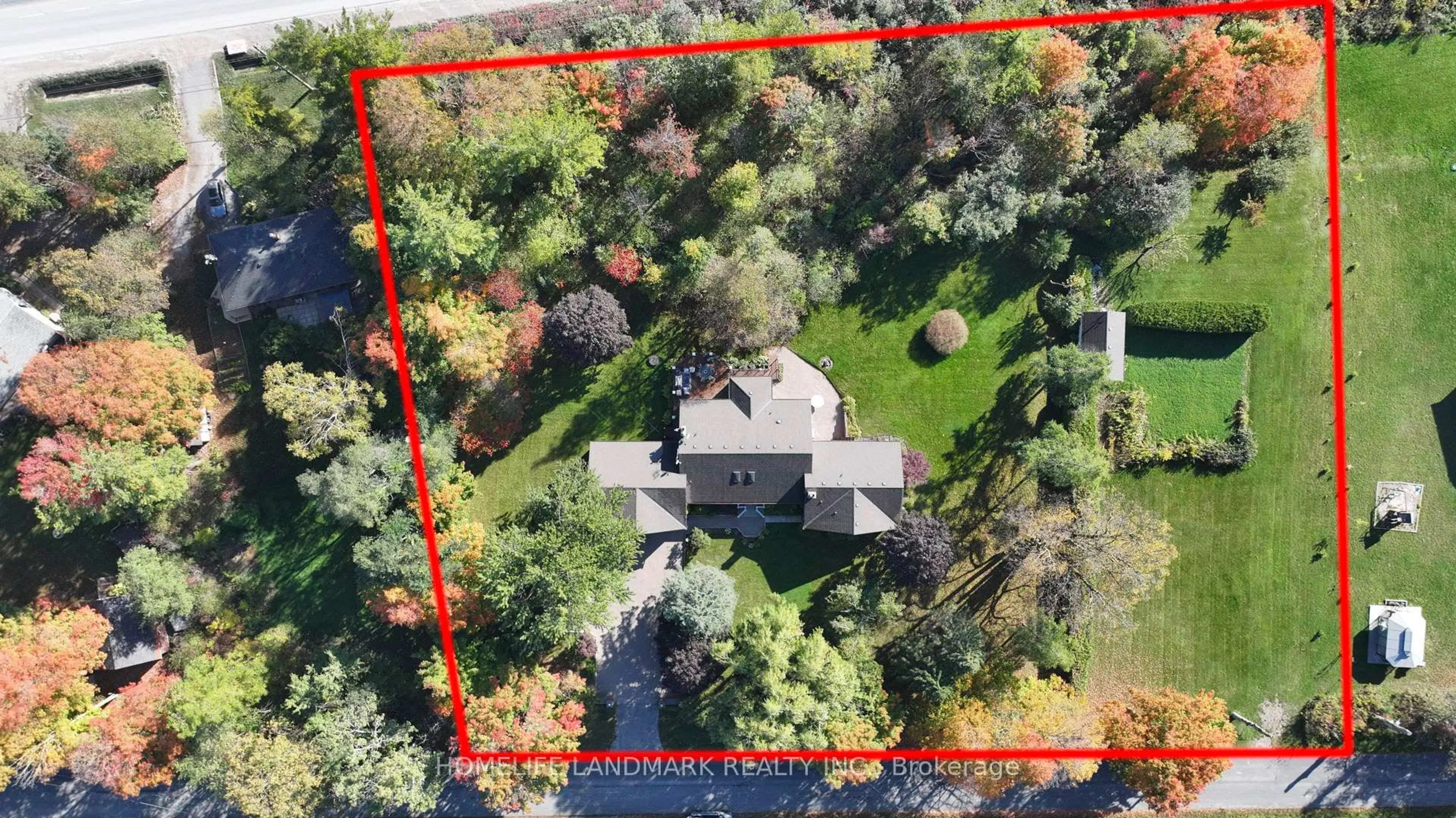 A pic from outside/outdoor area/front of a property/back of a property/a pic from drone, unknown for 13953 10TH Line, Whitchurch-Stouffville Ontario L4A 3R8