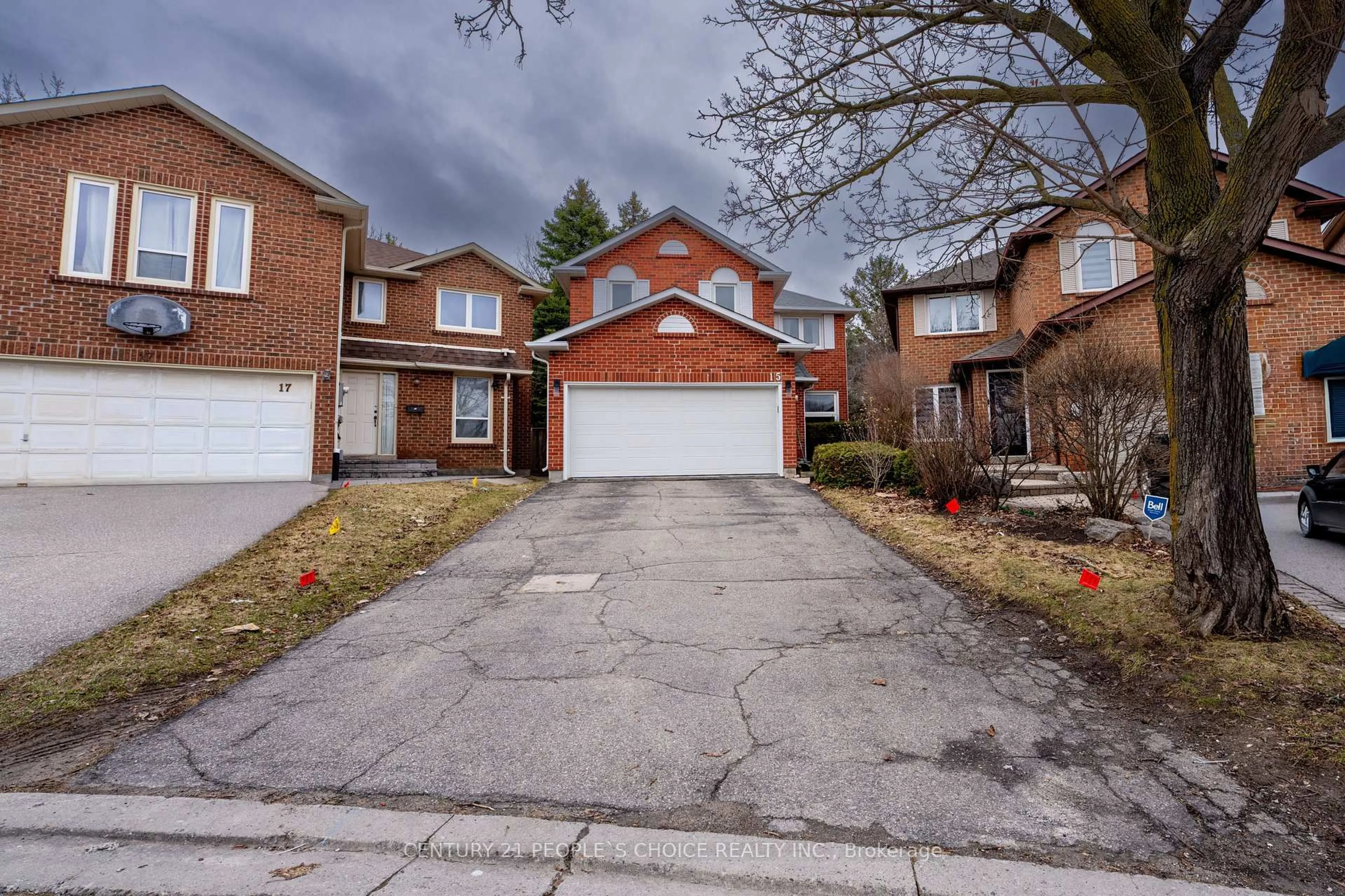 Home with brick exterior material, street for 15 Kilbarry Crt, Richmond Hill Ontario L4C 6M8