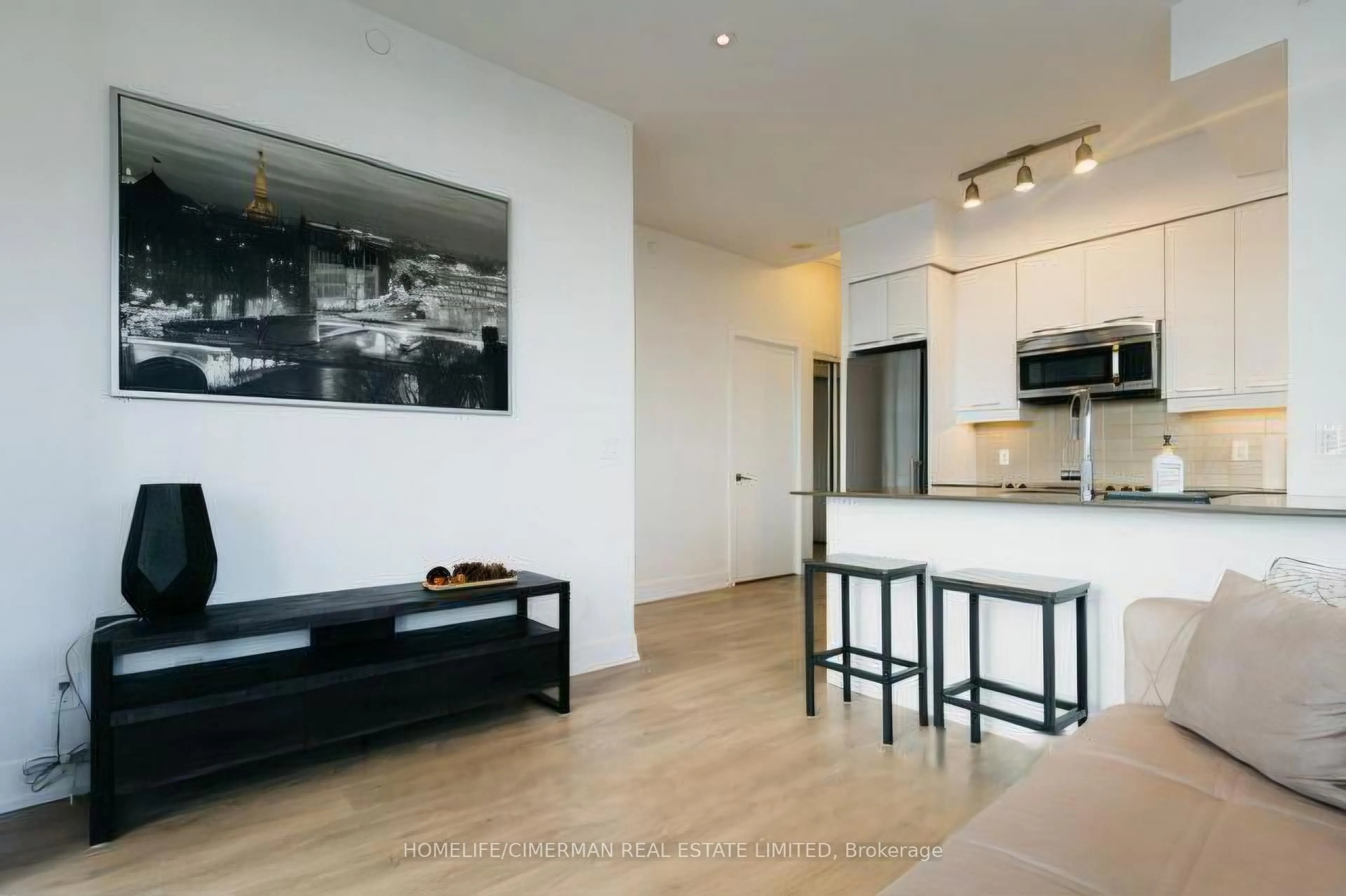 Open concept kitchen, unknown for 9471 Yonge St #234, Richmond Hill Ontario L4C 0Z5
