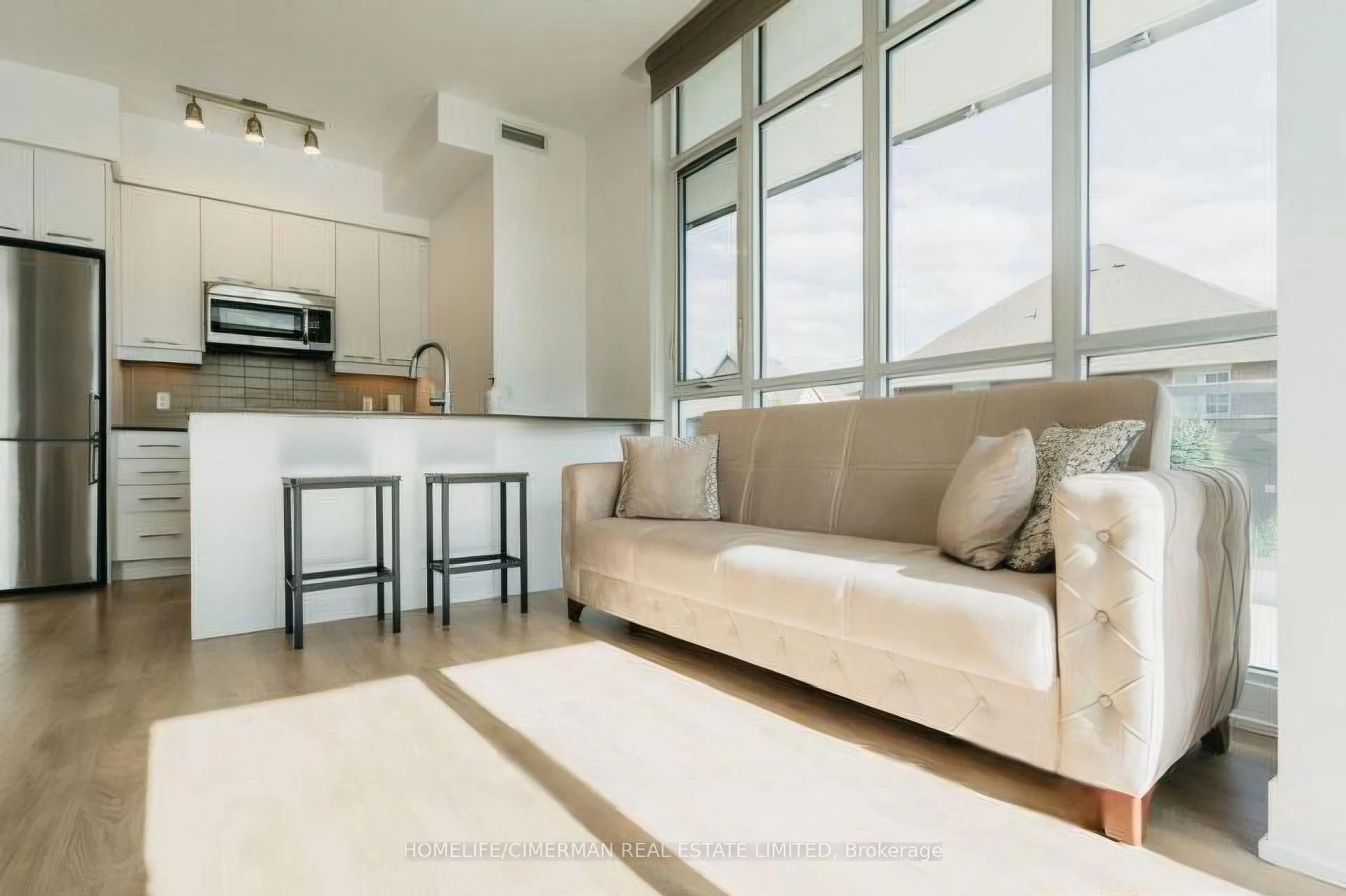 Living room with furniture, unknown for 9471 Yonge St #234, Richmond Hill Ontario L4C 0Z5