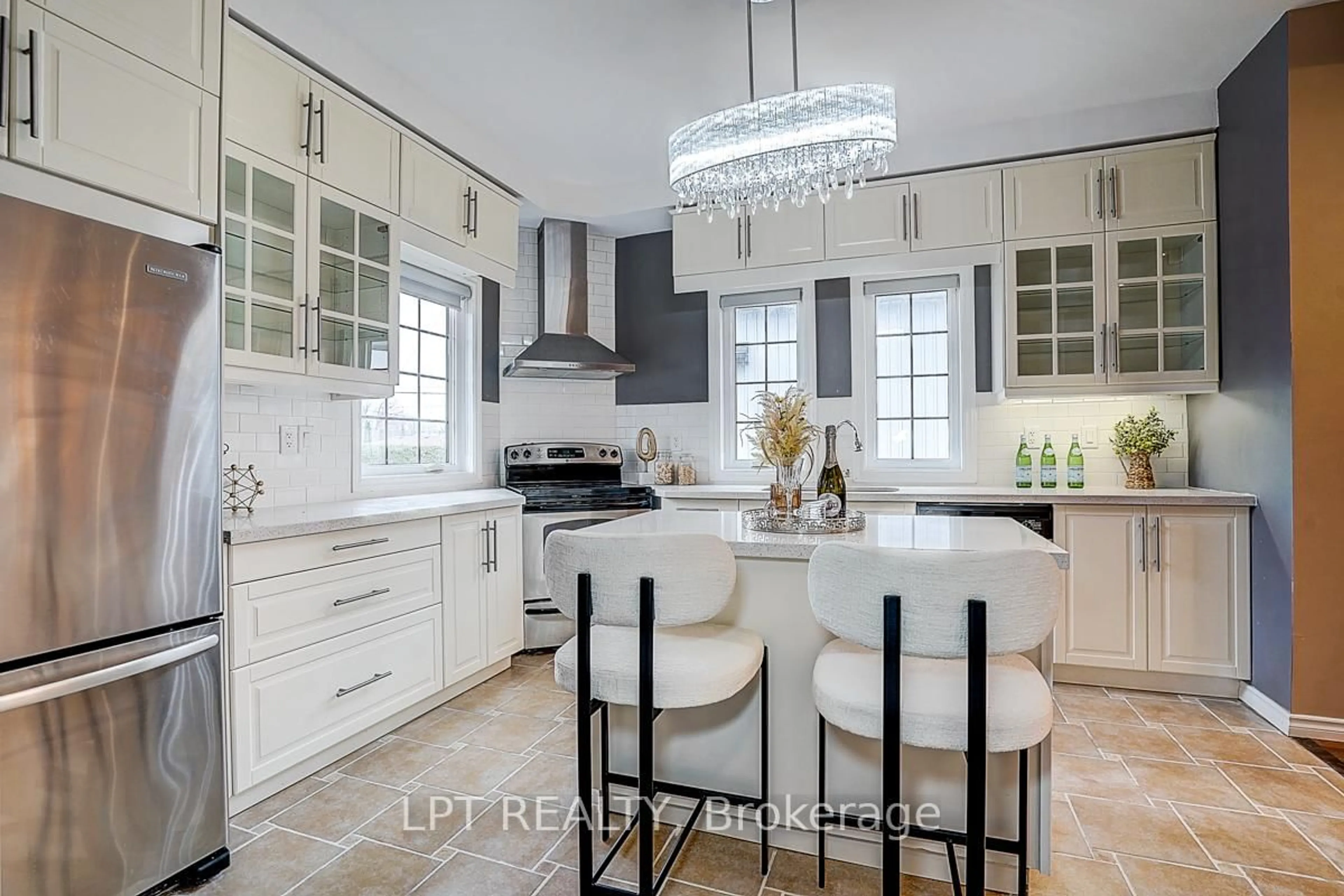 Contemporary kitchen, ceramic/tile floor for 774 Churchill Lane, Georgina Ontario L0E 1S0