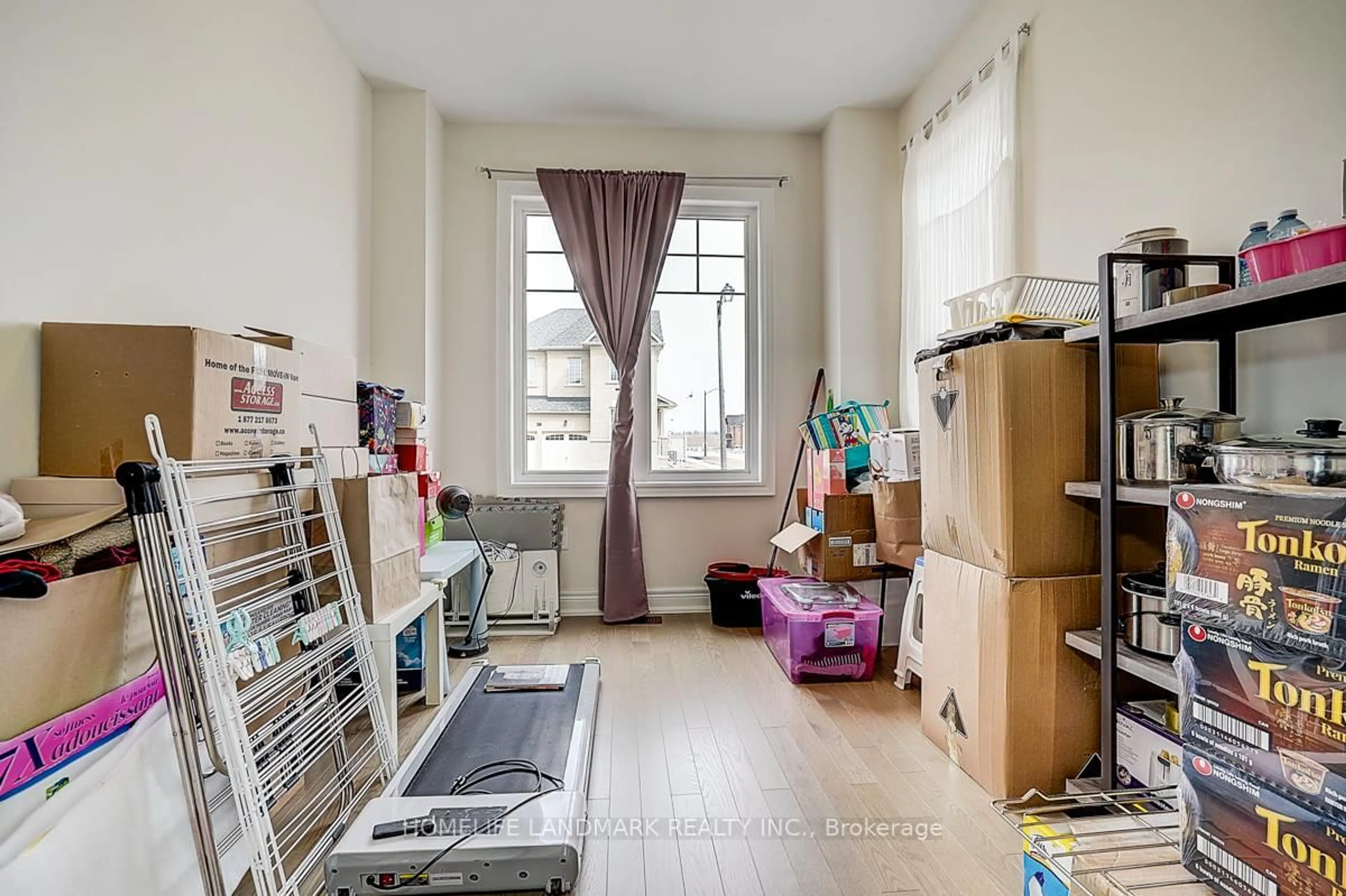 A pic of a room for 57 Faimira Ave, Georgina Ontario L4P 0S9