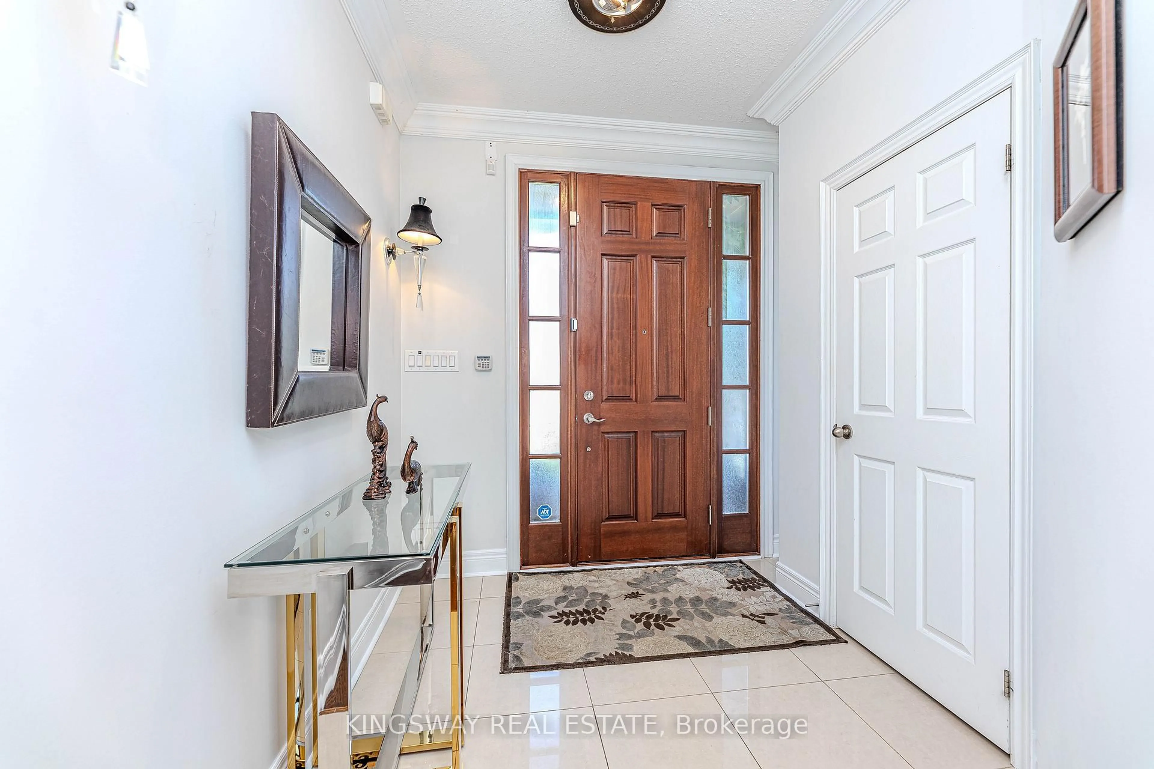 Indoor entryway for 651 Via Romano Blvd, Vaughan Ontario L6A 0G1