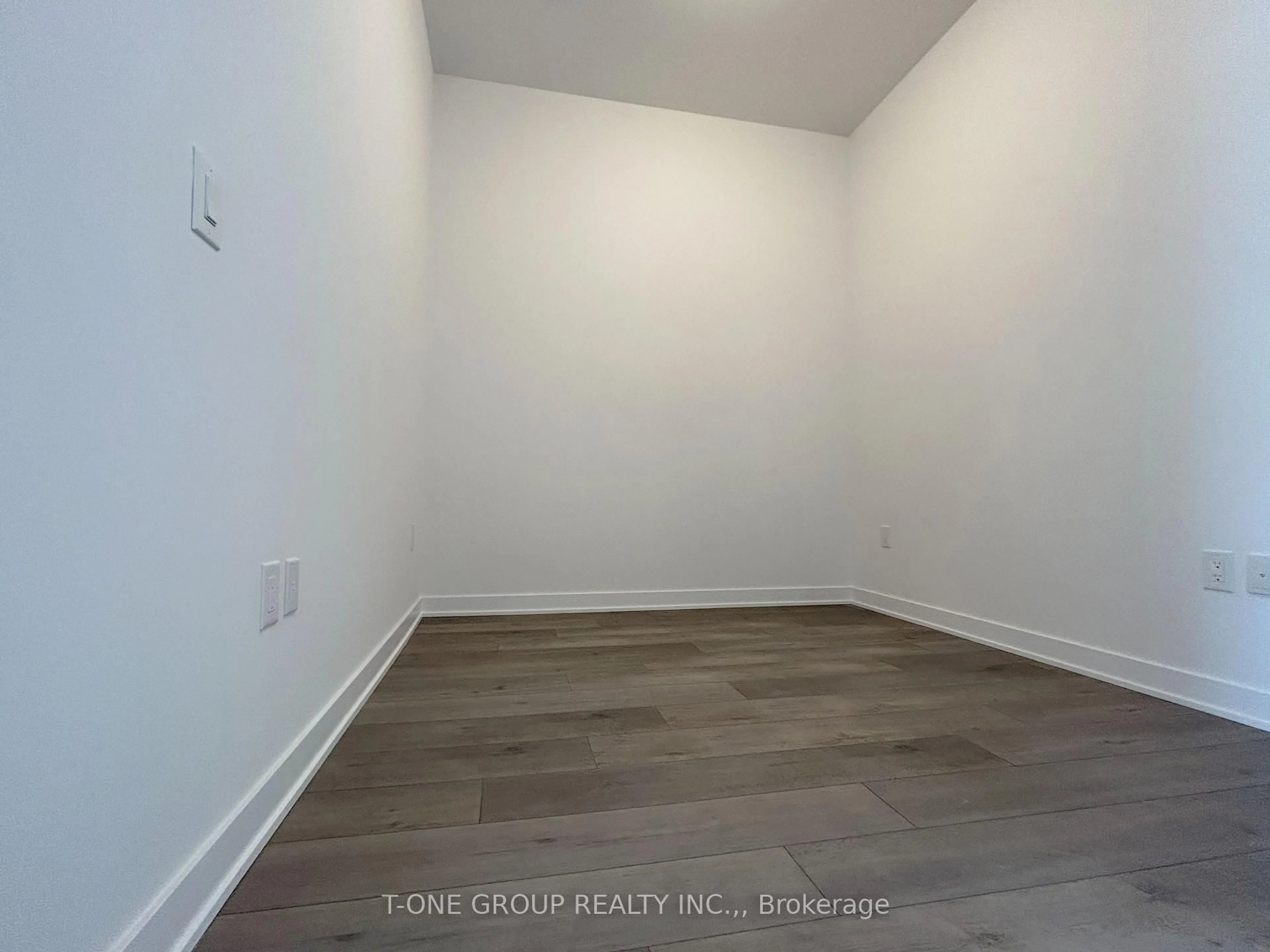A pic of a room for 38 Honeycrisp Cres #310, Vaughan Ontario L4K 0M8