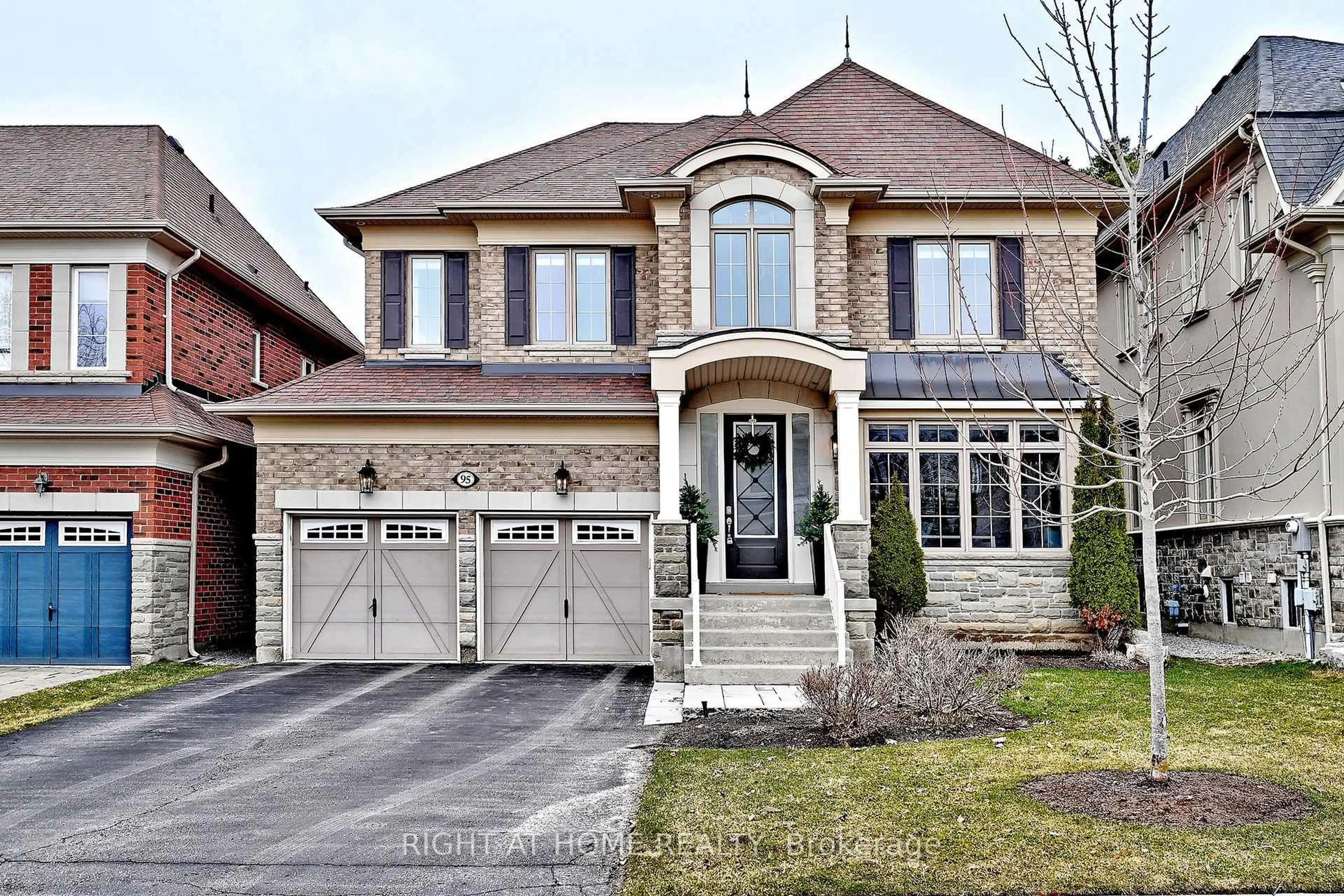 Home with brick exterior material, street for 95 Vines Pl, Aurora Ontario L4G 0R7