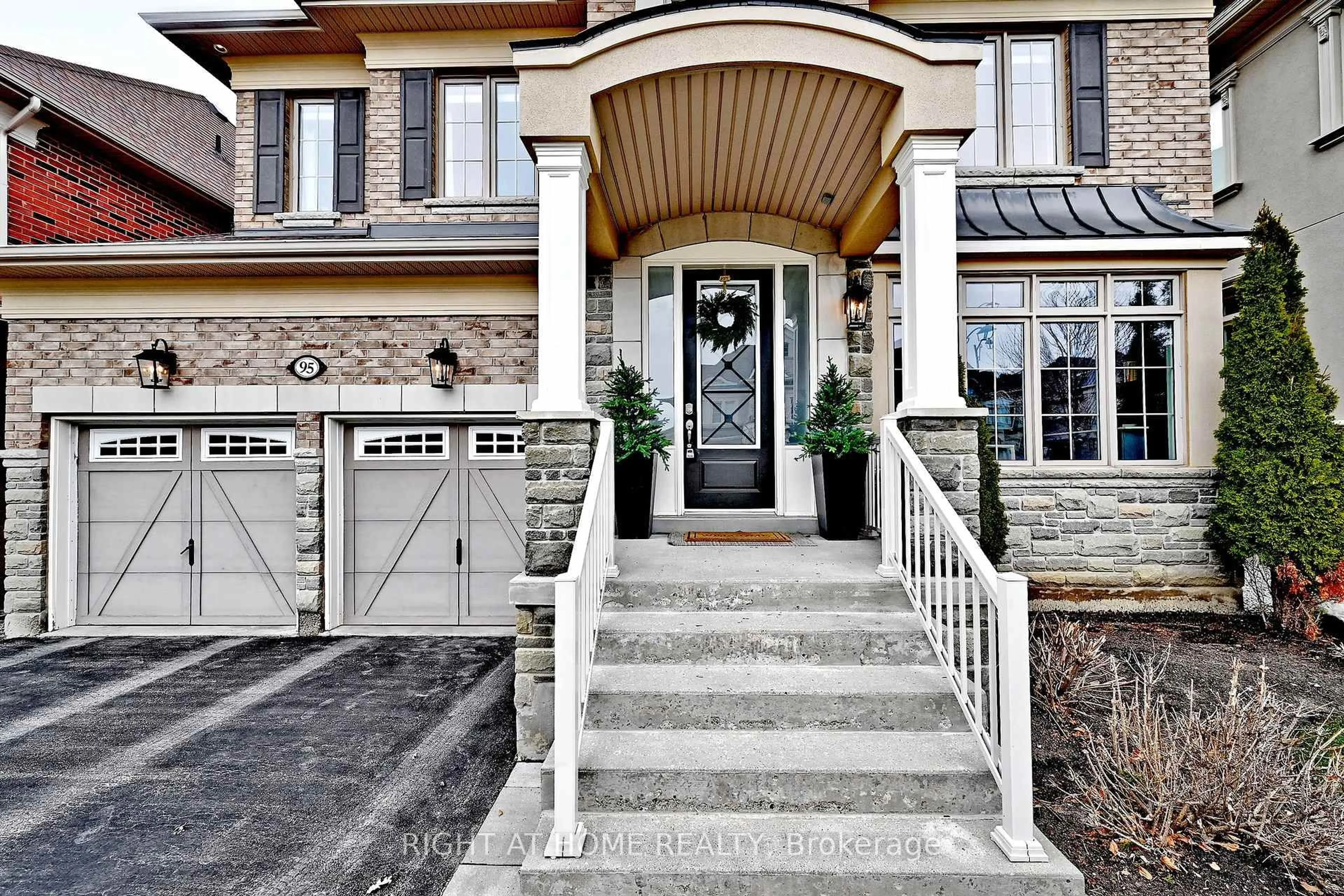 Home with brick exterior material, street for 95 Vines Pl, Aurora Ontario L4G 0R7