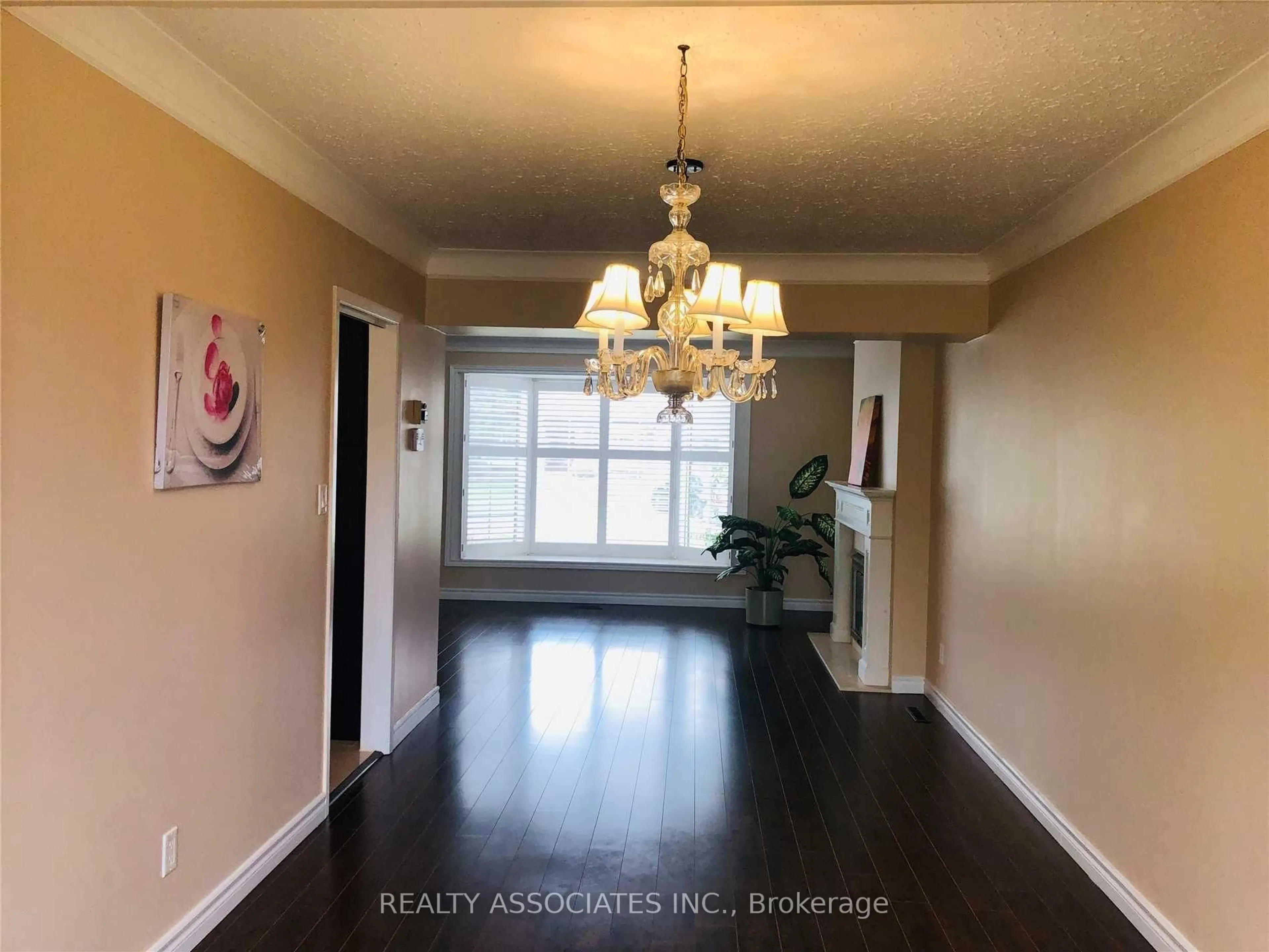 Unknown for 32 Almond Ave, Markham Ontario L3T 1L1