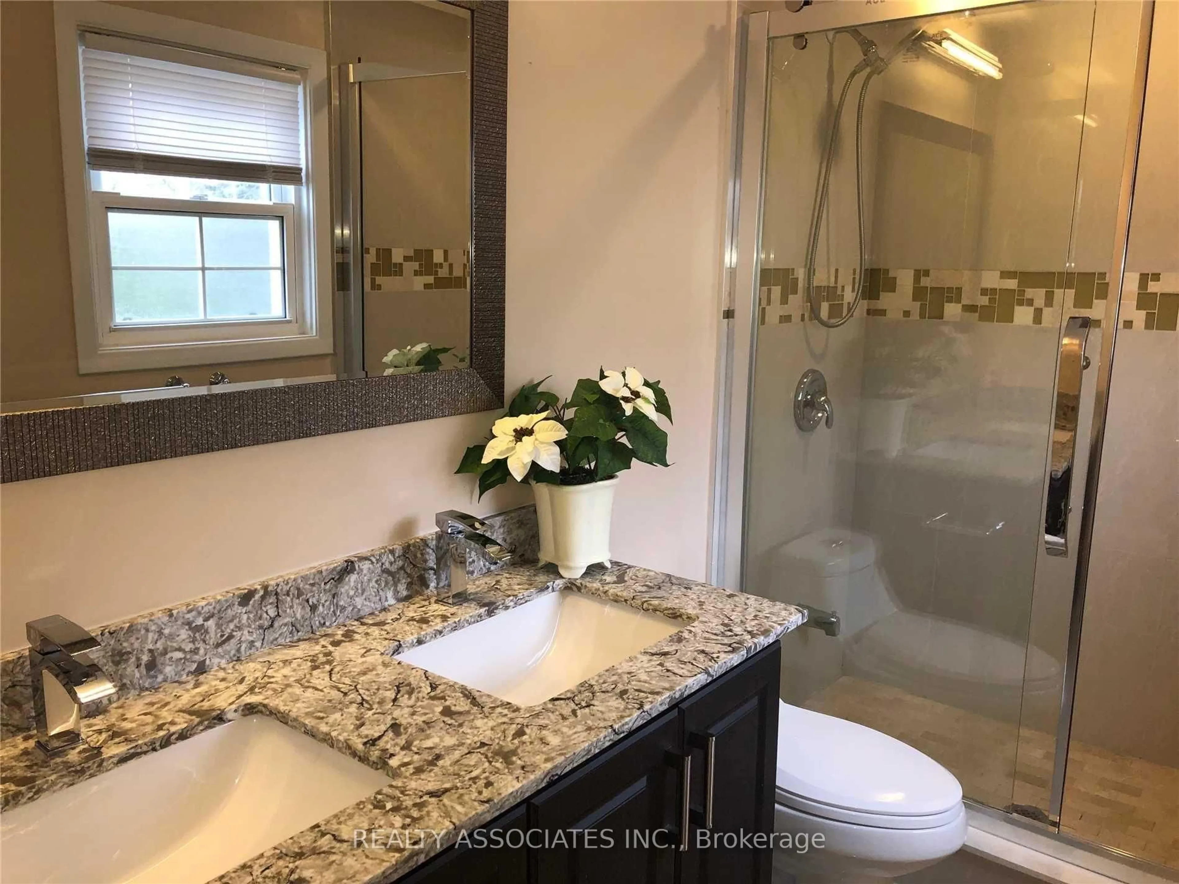 Contemporary bathroom, ceramic/tile floor for 32 Almond Ave, Markham Ontario L3T 1L1