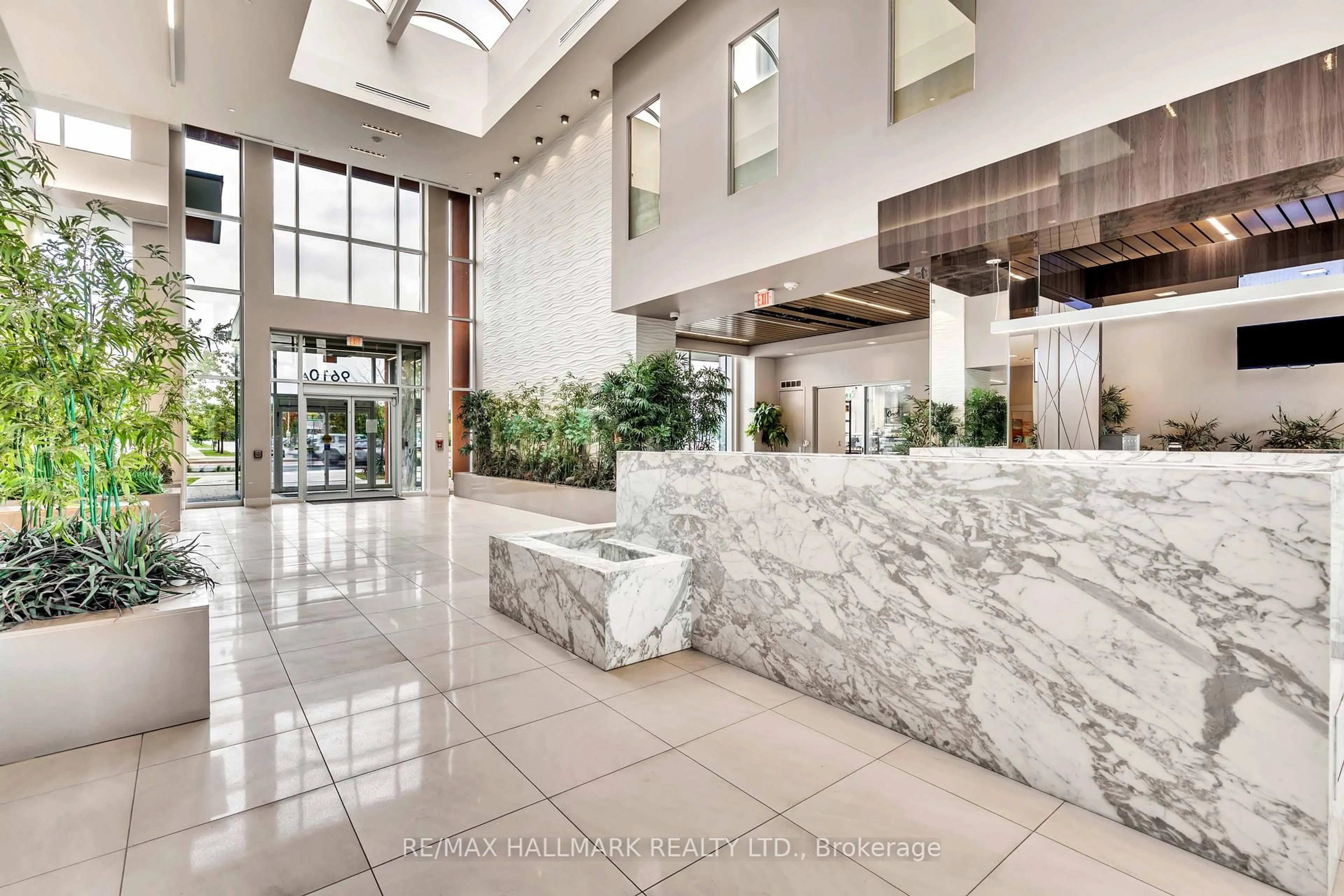 Lobby for 9600 Yonge St #1102, Richmond Hill Ontario L4C 0X3