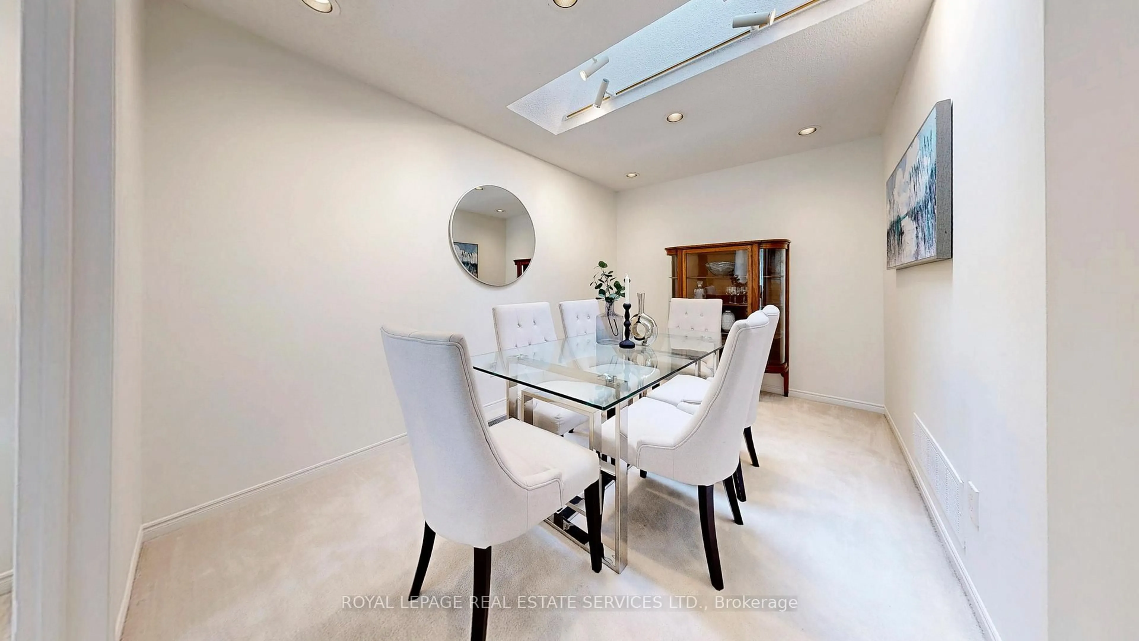 Dining room, ceramic/tile floor for 107 Roseborough Cres, Vaughan Ontario L4J 4V2