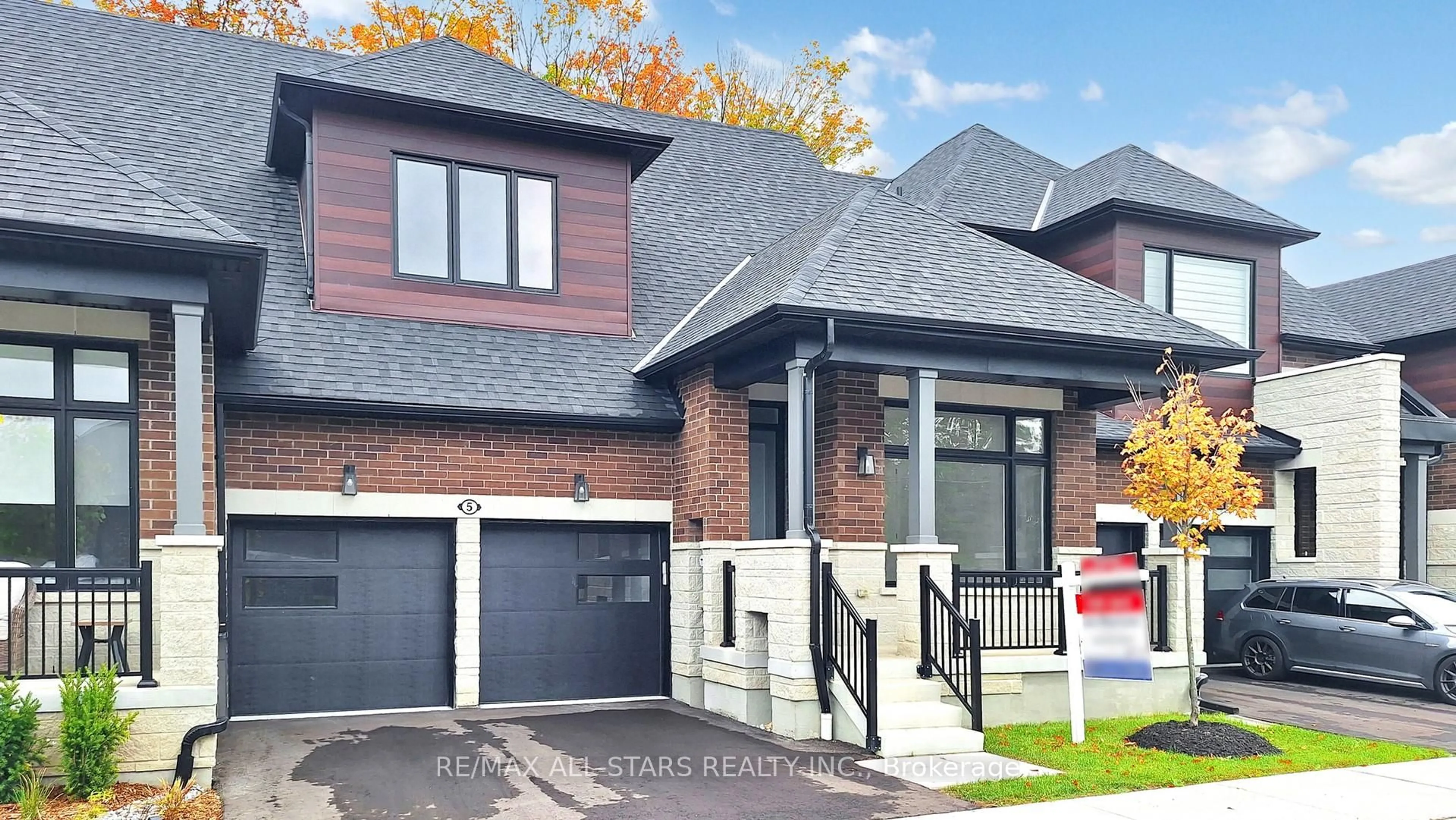 Home with brick exterior material, street for 5 Vern Robertson Gate, Uxbridge Ontario L9P 0R9