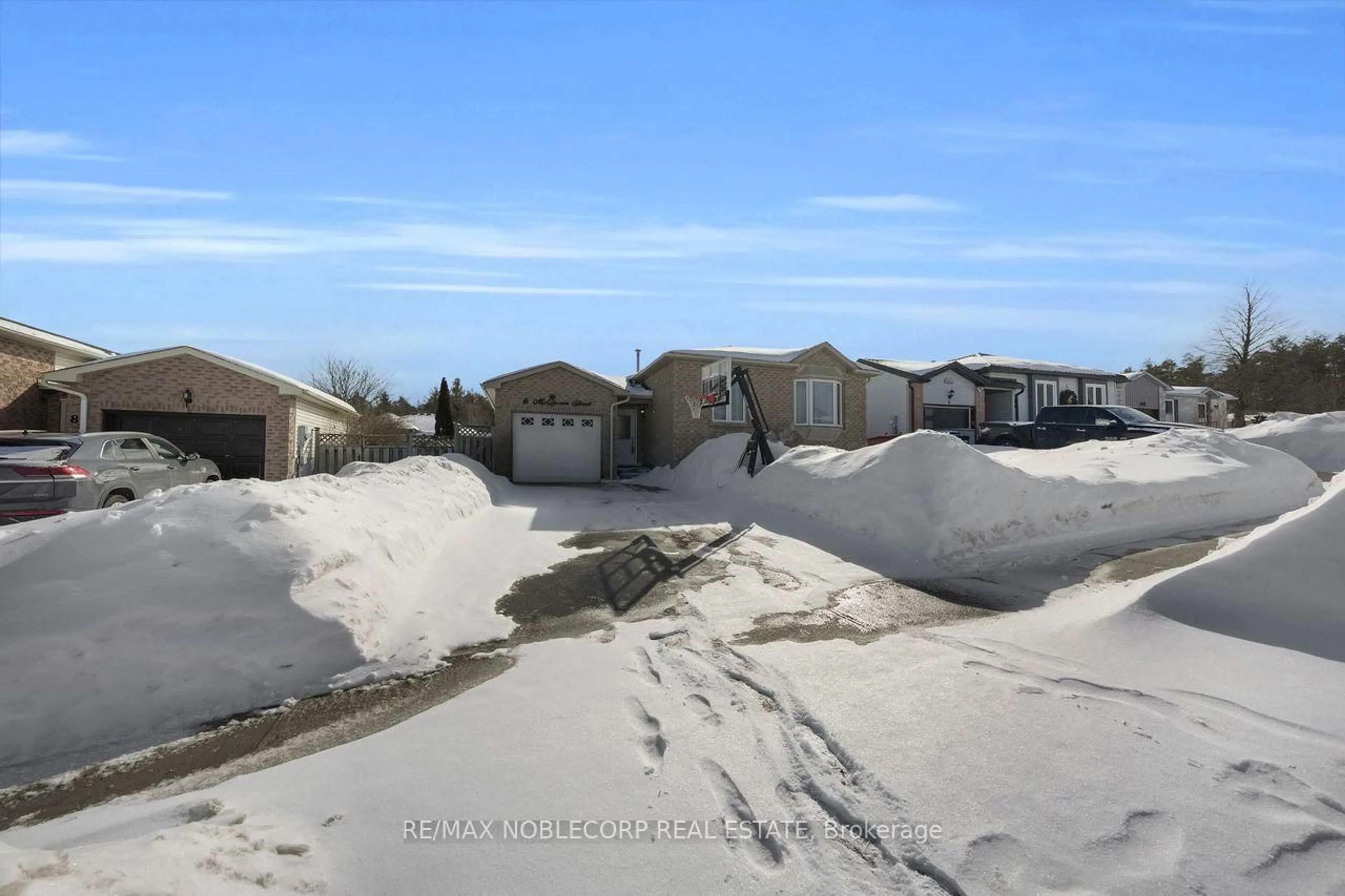 A pic from outside/outdoor area/front of a property/back of a property/a pic from drone, street for 6 McQueen St, Essa Ontario L0M 1B0