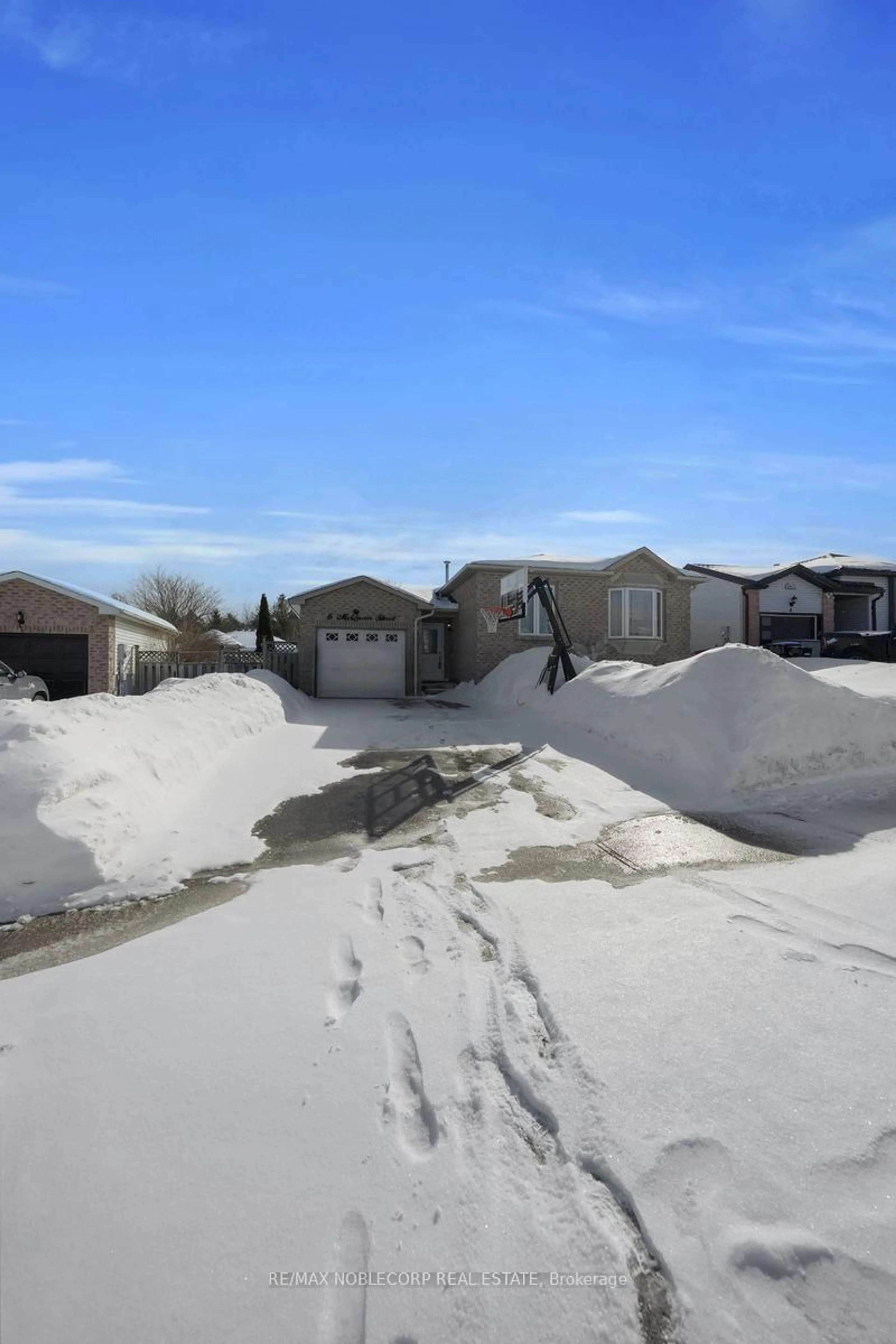 A pic from outside/outdoor area/front of a property/back of a property/a pic from drone, street for 6 McQueen St, Essa Ontario L0M 1B0