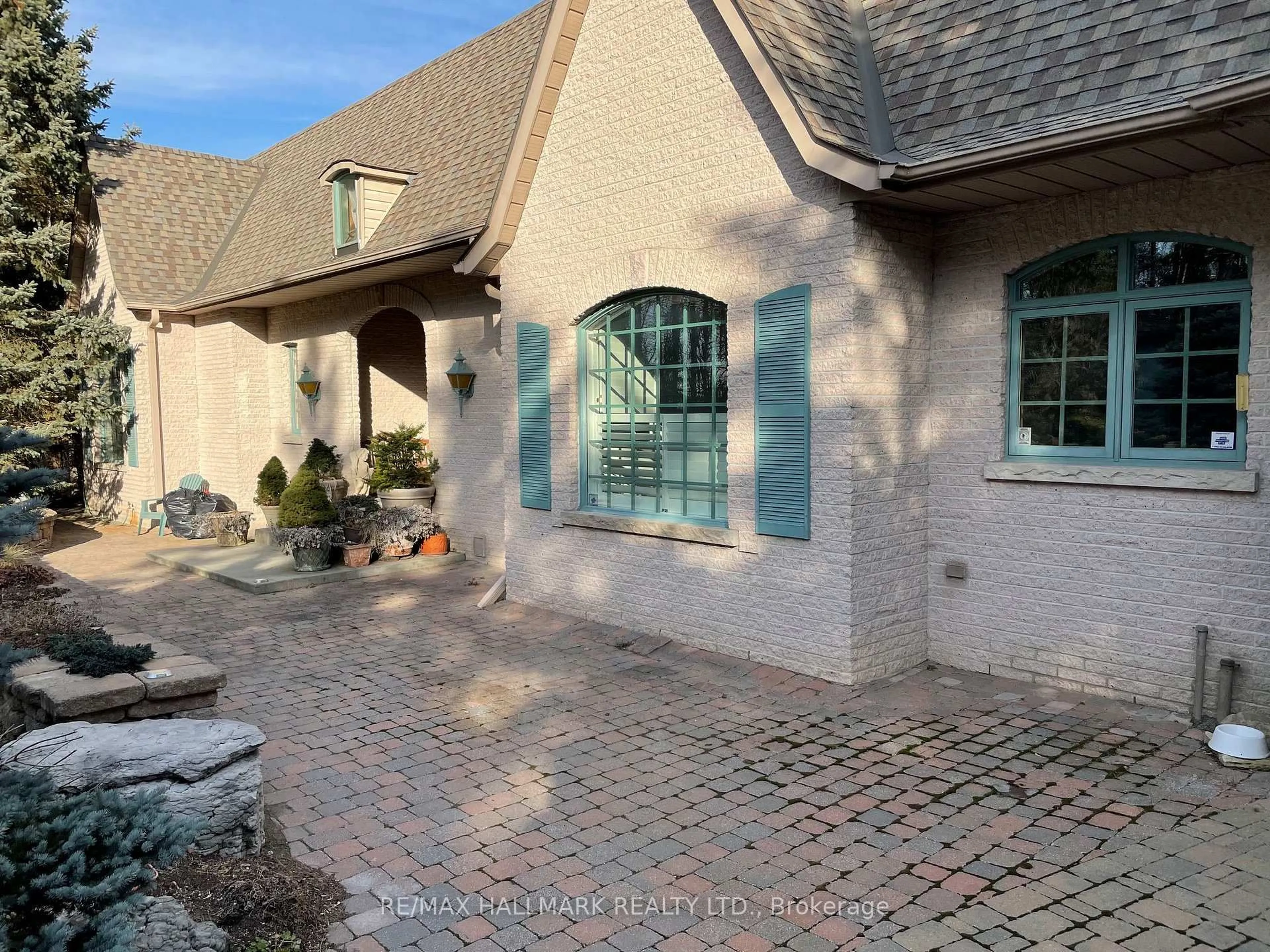 Home with brick exterior material, street for 18381 McCowan Rd, East Gwillimbury Ontario L0G 1M0