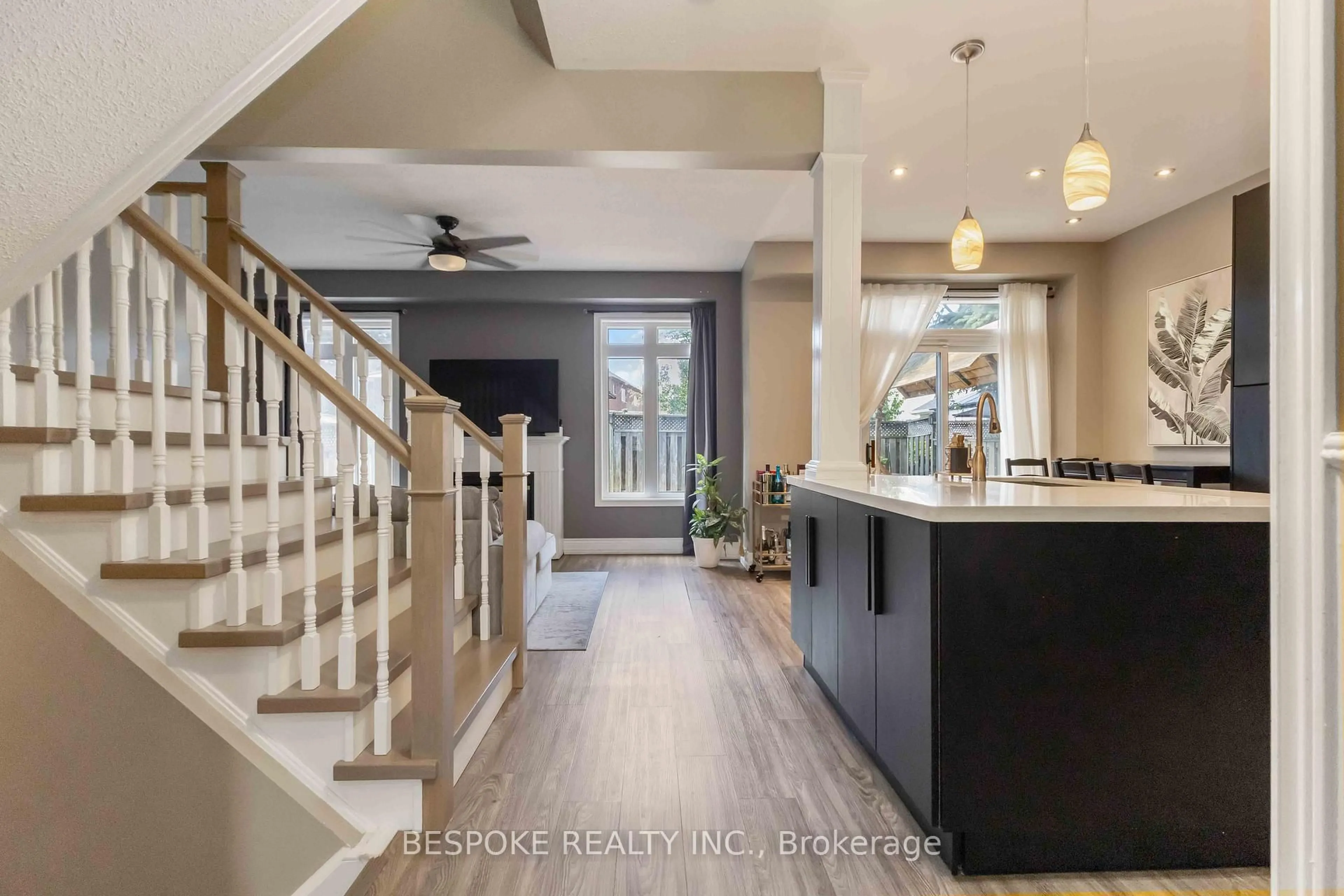 Open concept kitchen, unknown for 163 Glasgow Cres, Georgina Ontario L4P 4A9