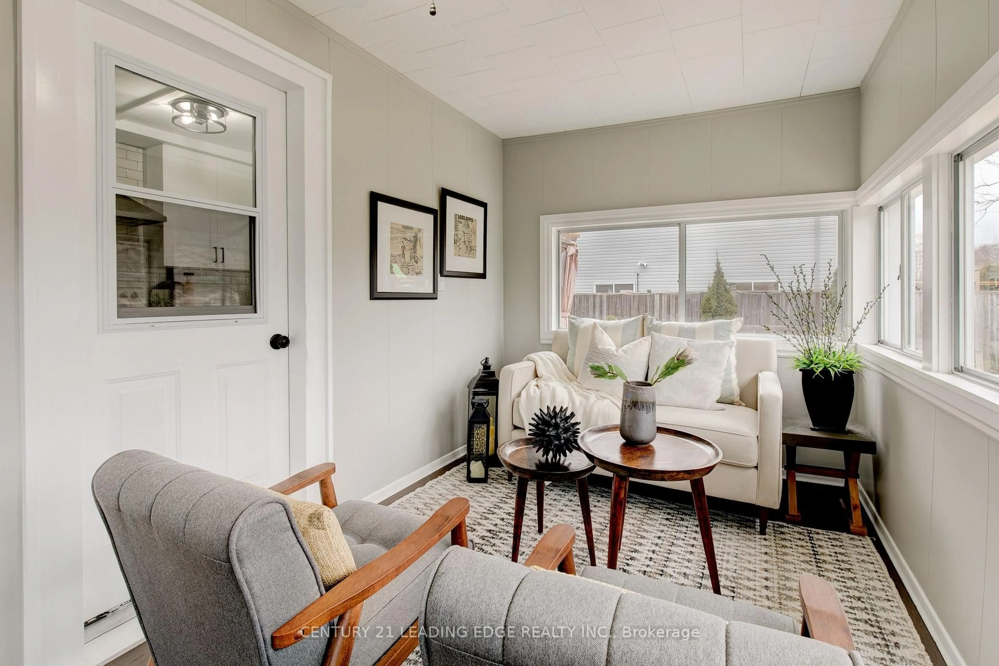 Living room with furniture, unknown for 237 Boyers Rd, Georgina Ontario L4P 3C8