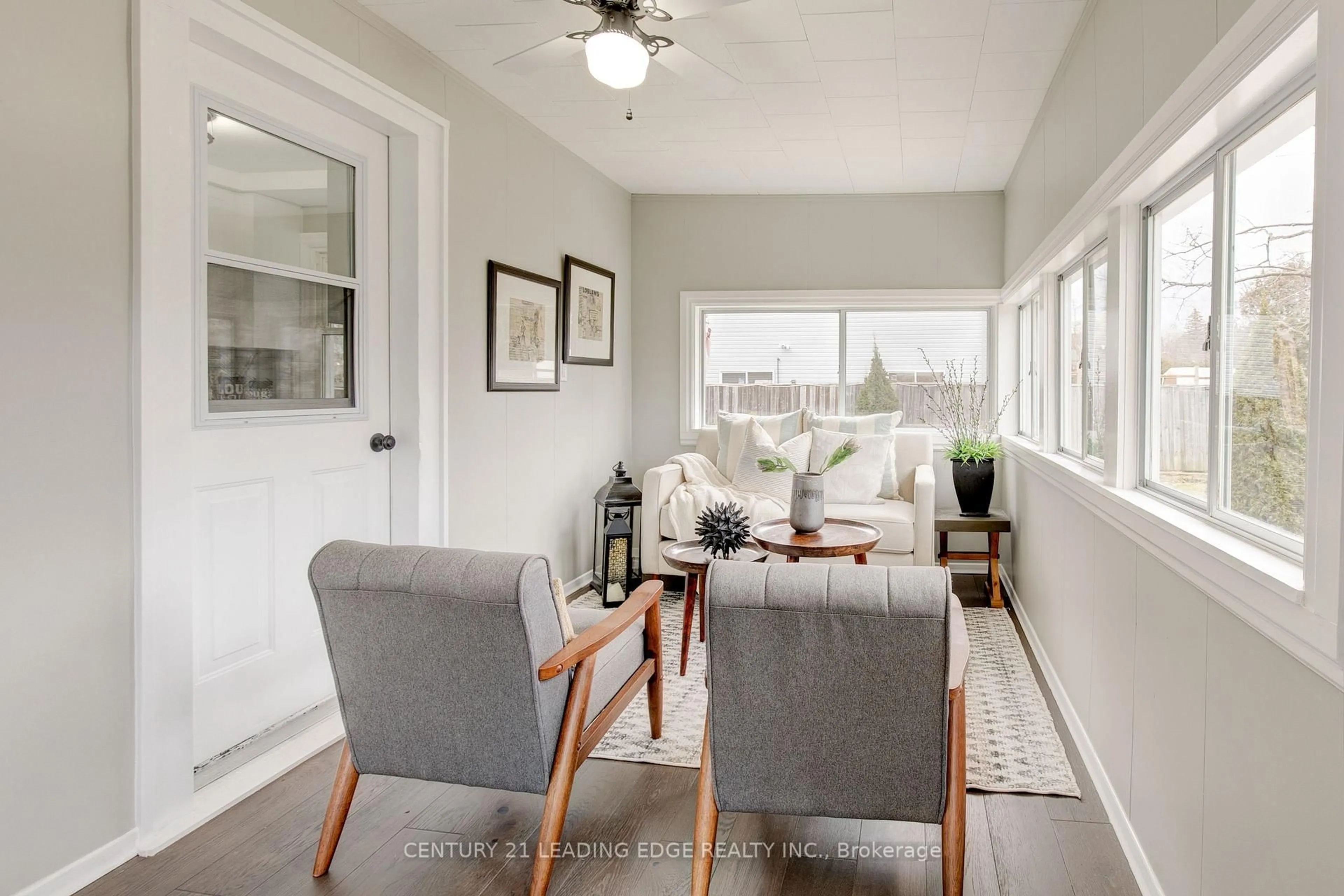 Living room with furniture, unknown for 237 Boyers Rd, Georgina Ontario L4P 3C8