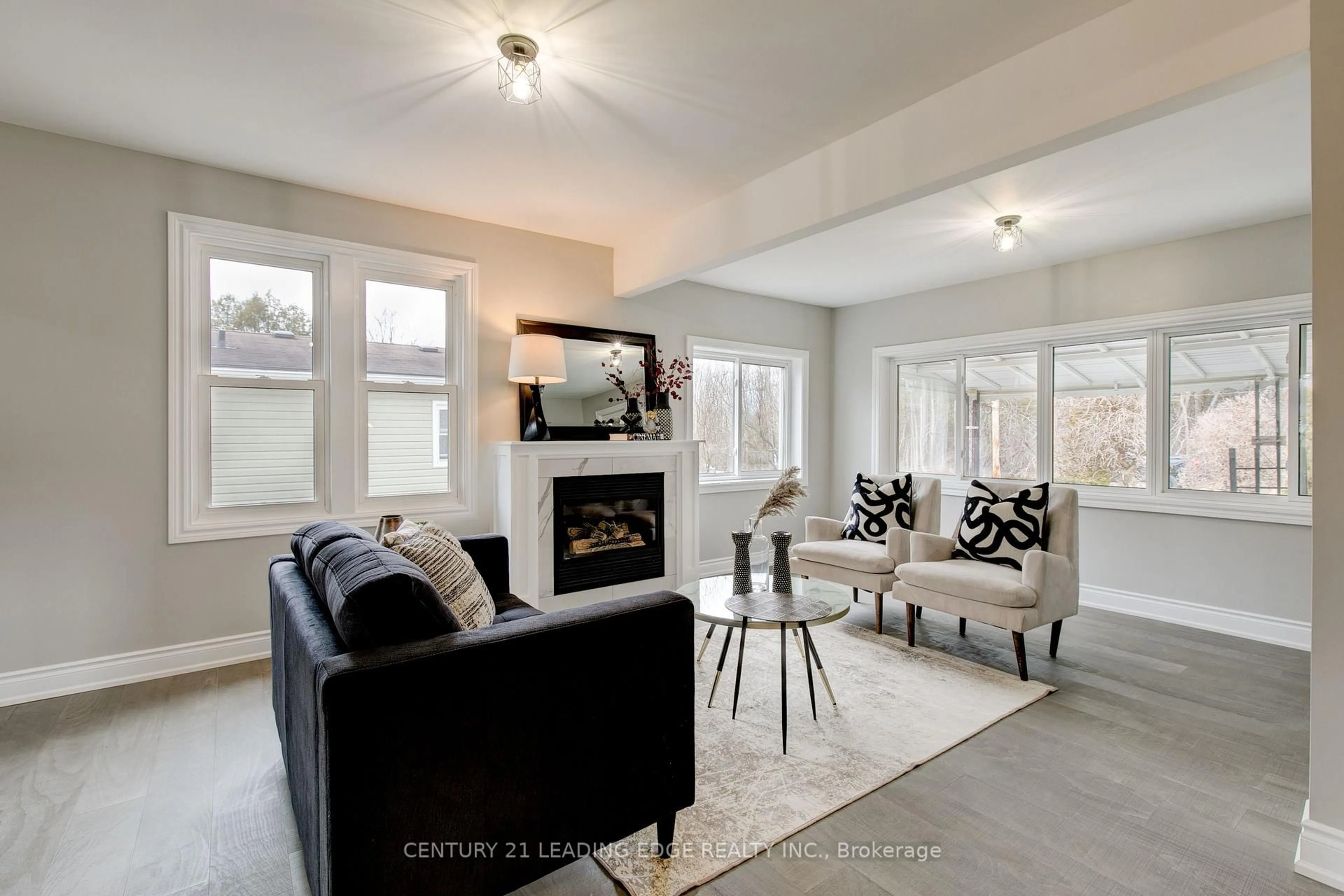 Living room with furniture, unknown for 237 Boyers Rd, Georgina Ontario L4P 3C8