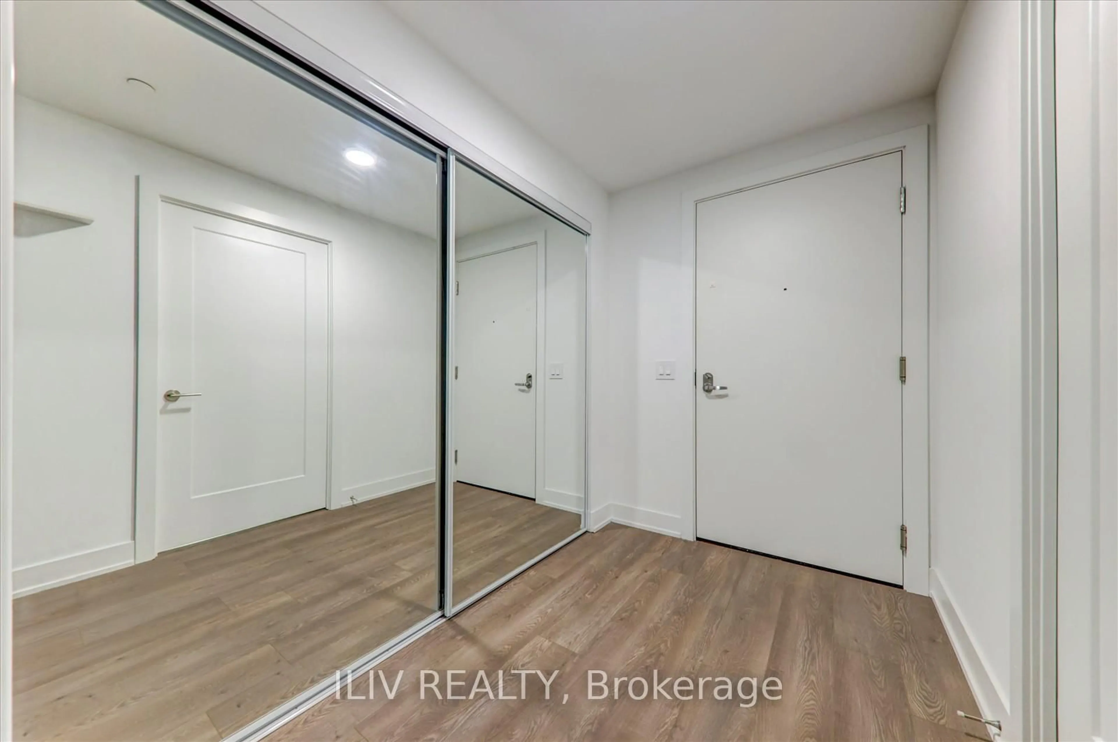 Unknown for 8 Cedarland Dr #1125, Markham Ontario L6G 0H4