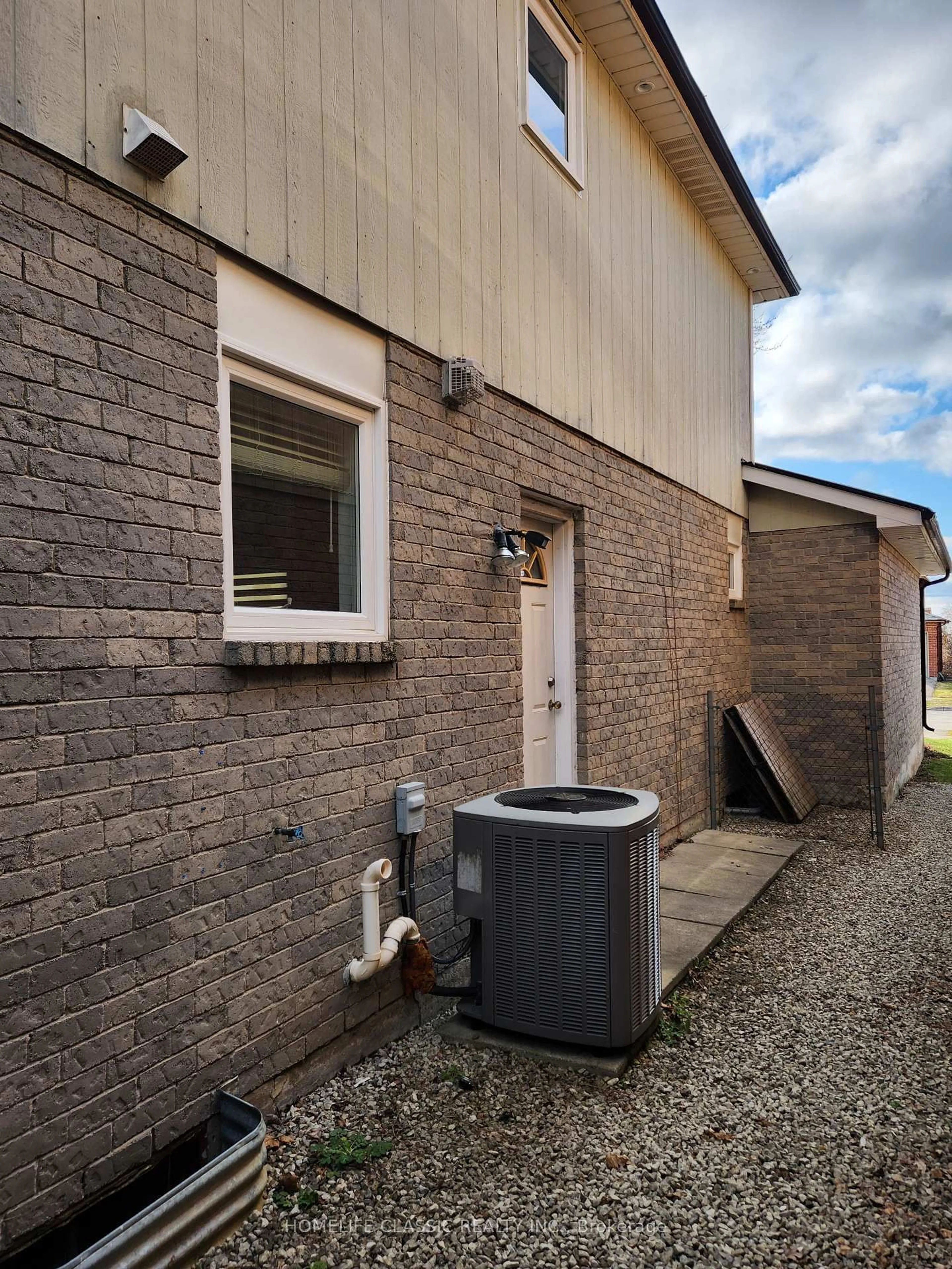 Unknown for 56 Gray Cres, Richmond Hill Ontario L4C 5V5