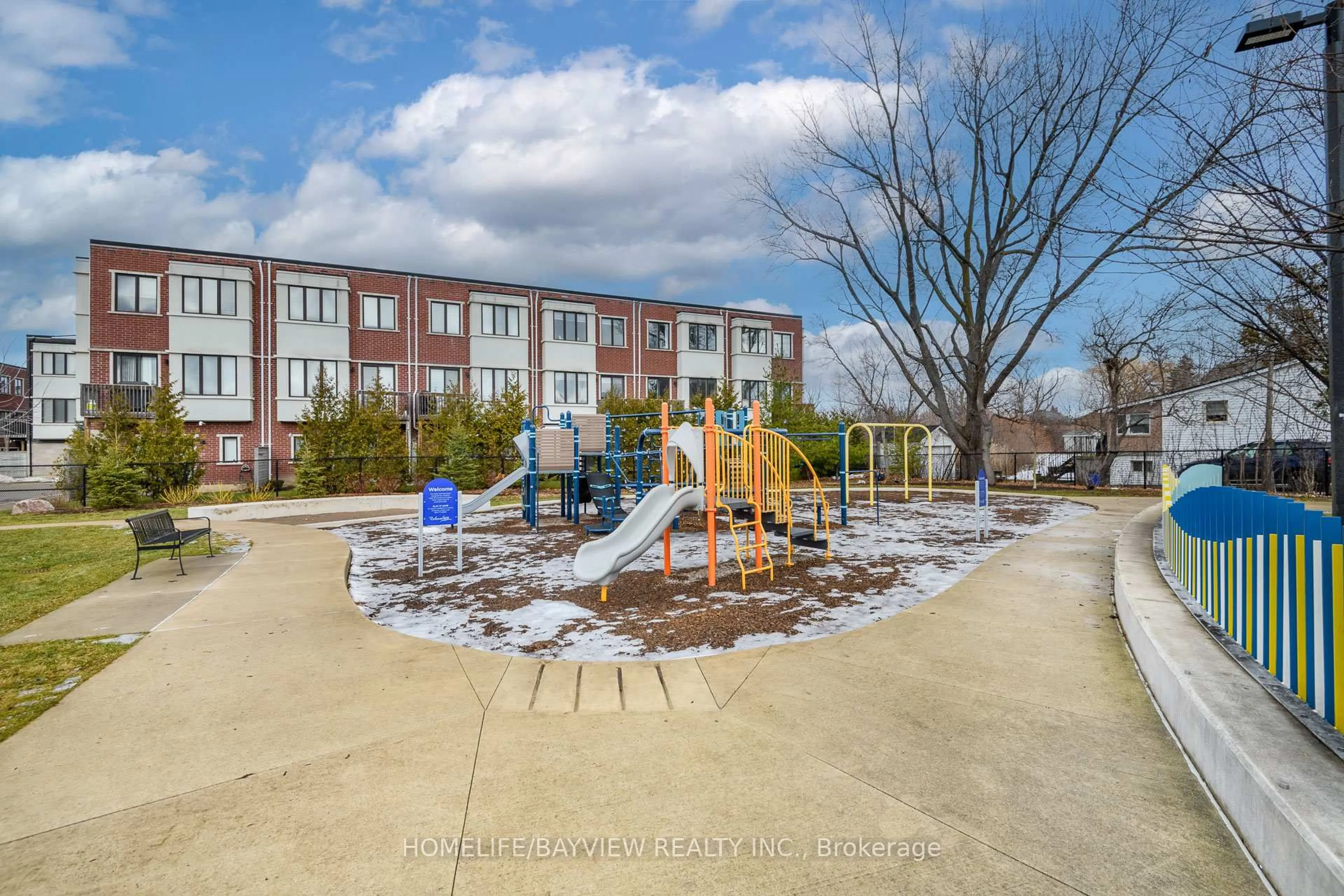 Patio, building for 12 Genuine Lane, Richmond Hill Ontario L4B 0E5