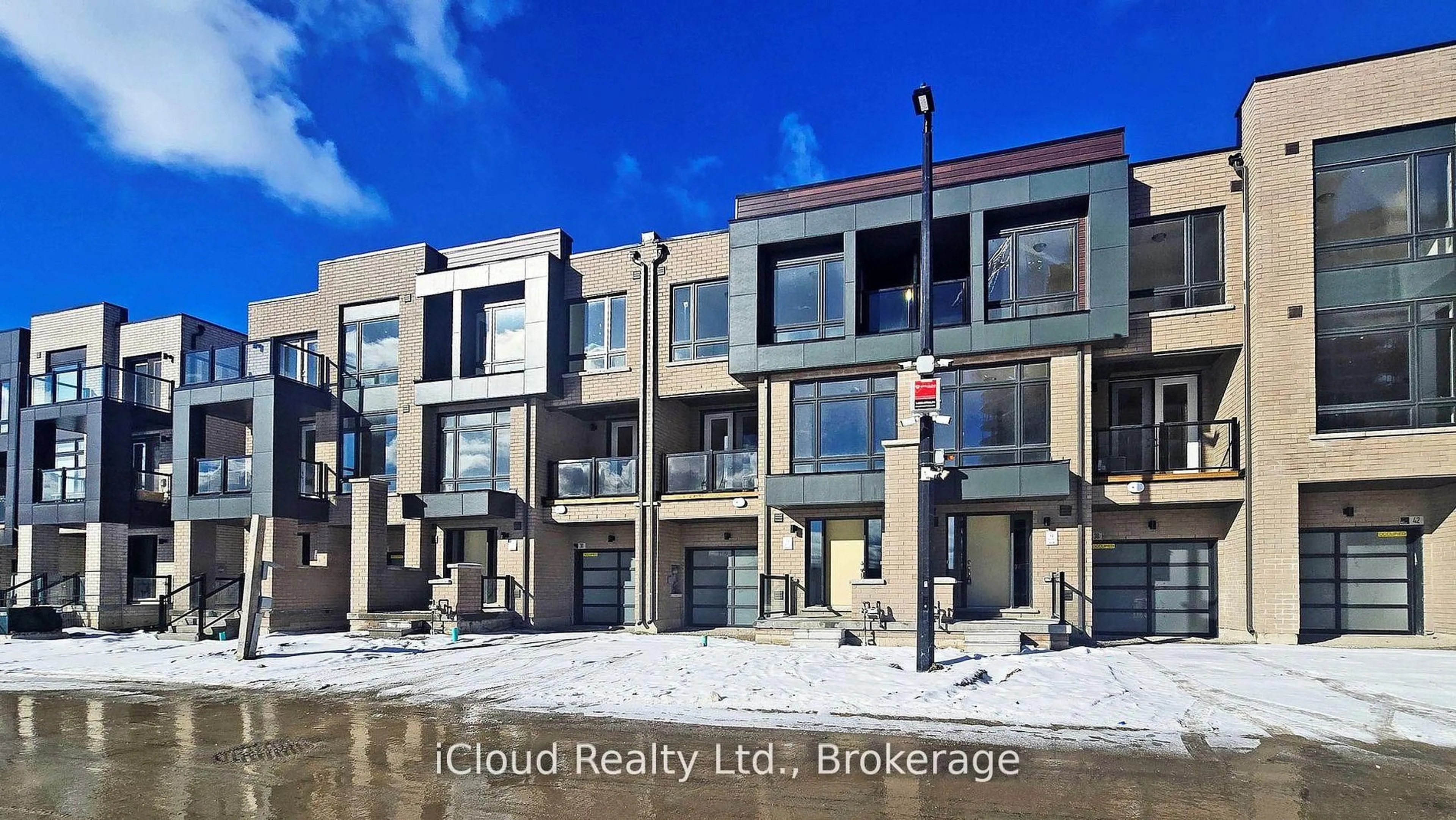 Unknown for 38 Dandara Gate, Vaughan Ontario L4L 0M6