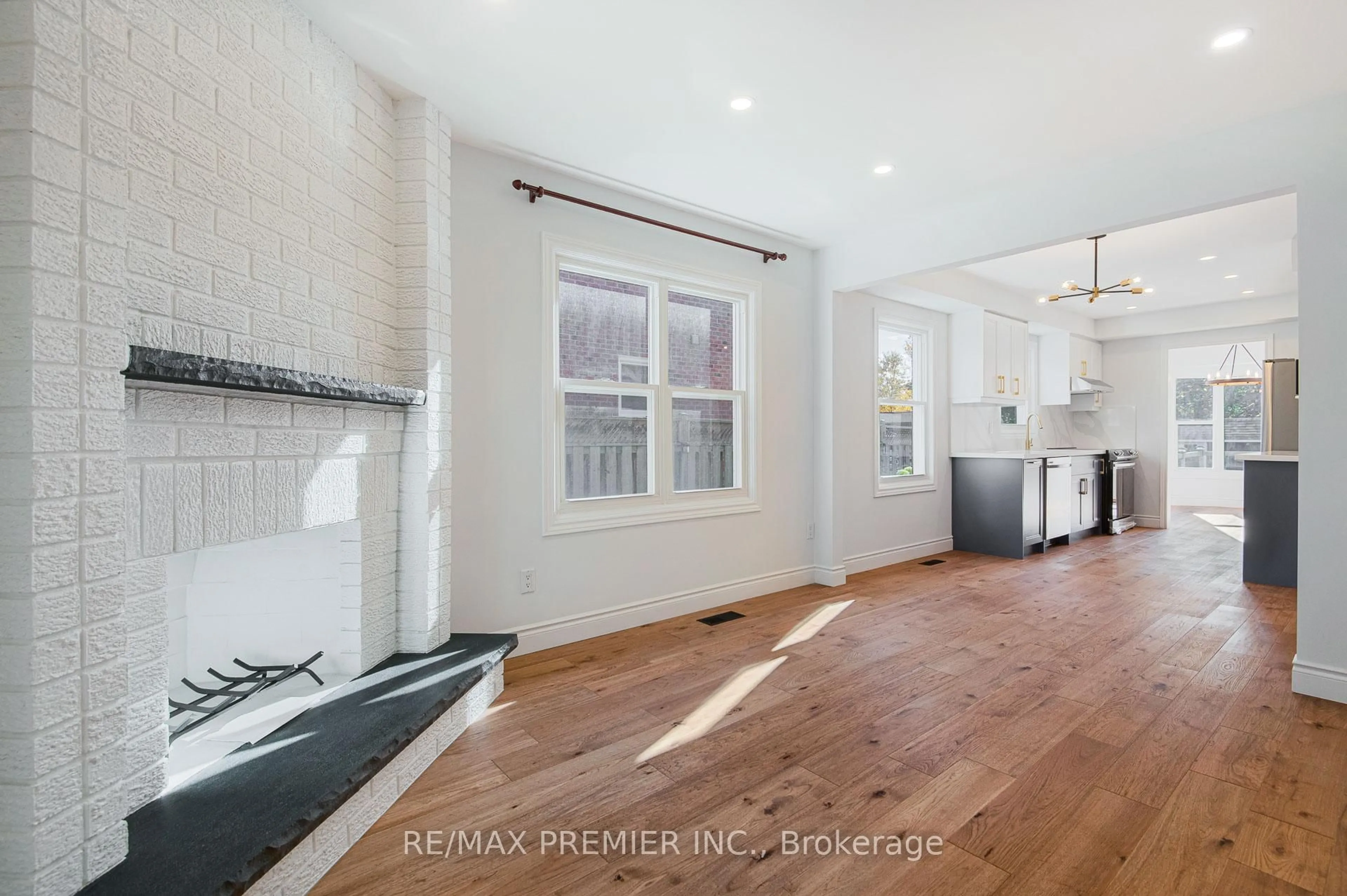 Open concept kitchen, unknown for 23 Sunbird Blvd, Georgina Ontario L4P 3R9