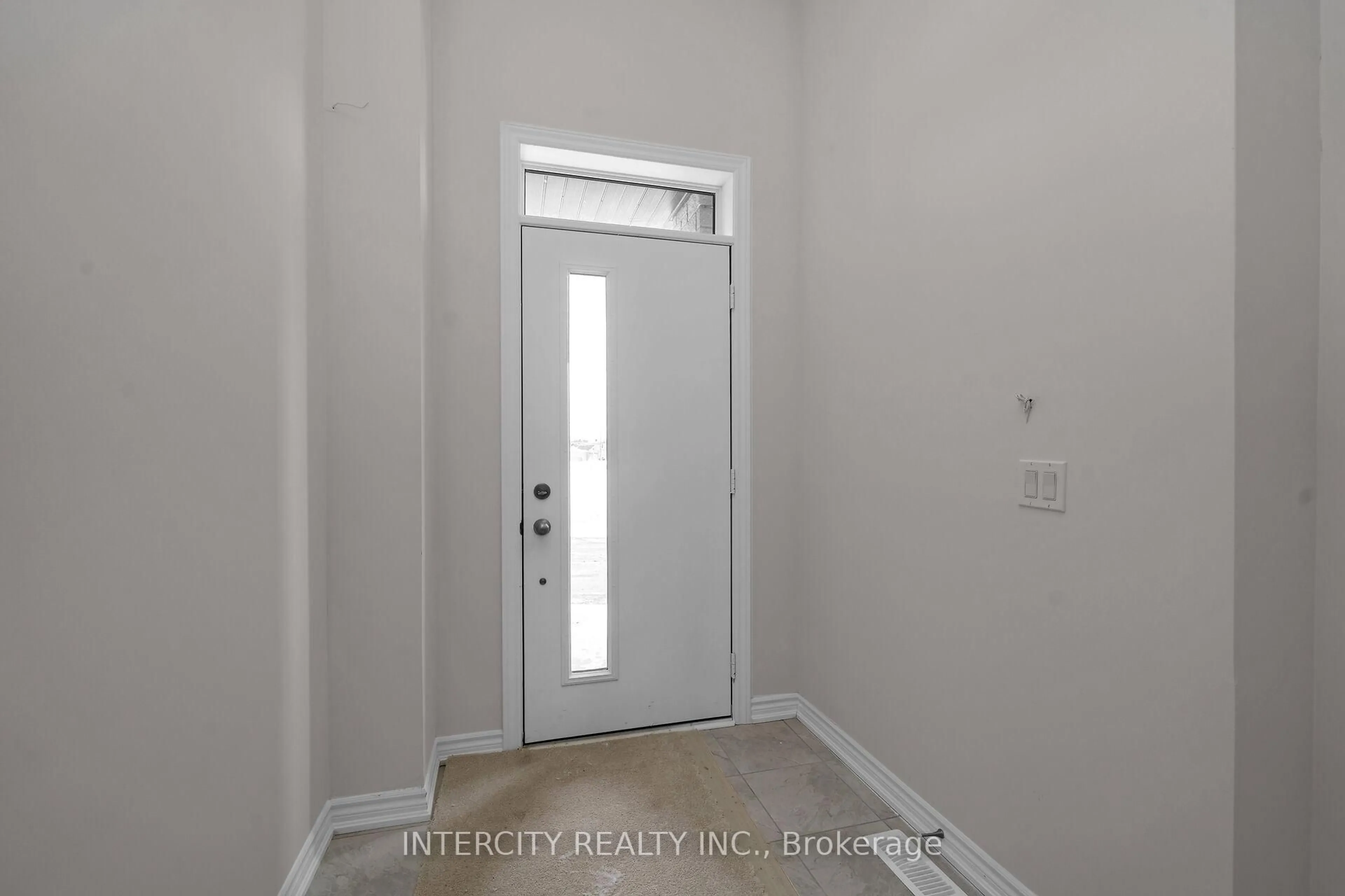 Indoor entryway for 16 Radisson St, Vaughan Ontario L4H 5J3