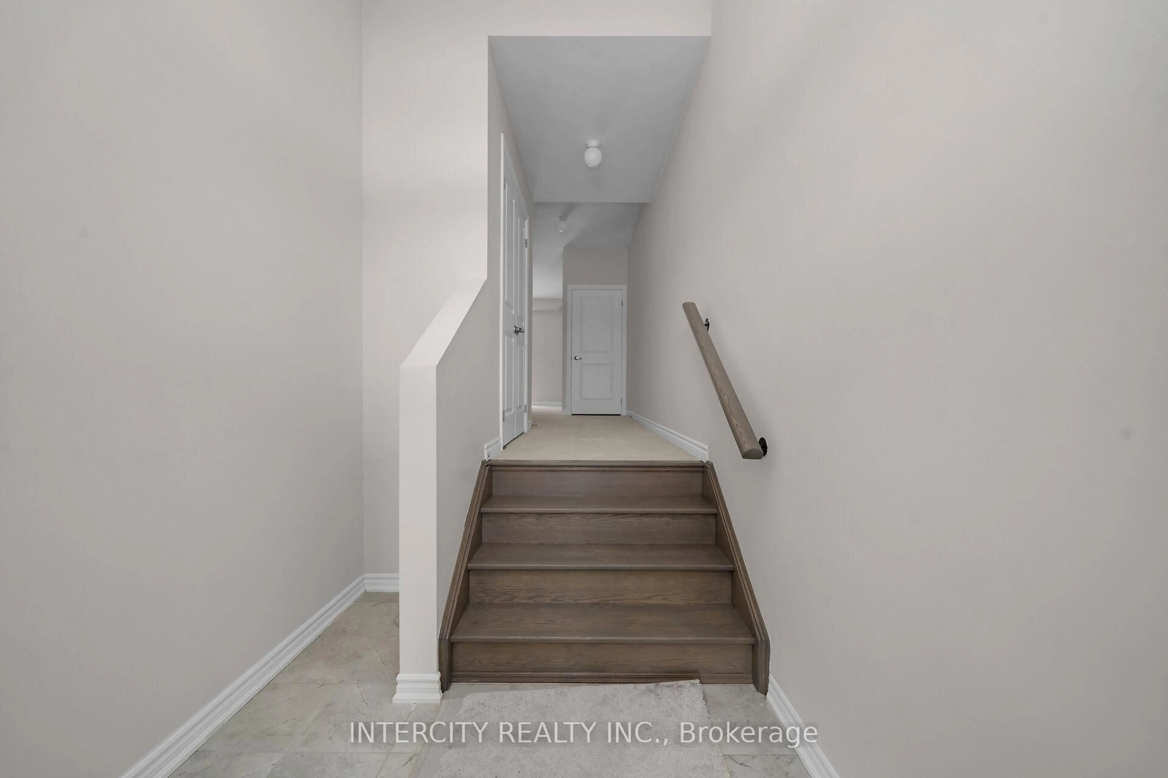 Stairs for 16 Radisson St, Vaughan Ontario L4H 5J3