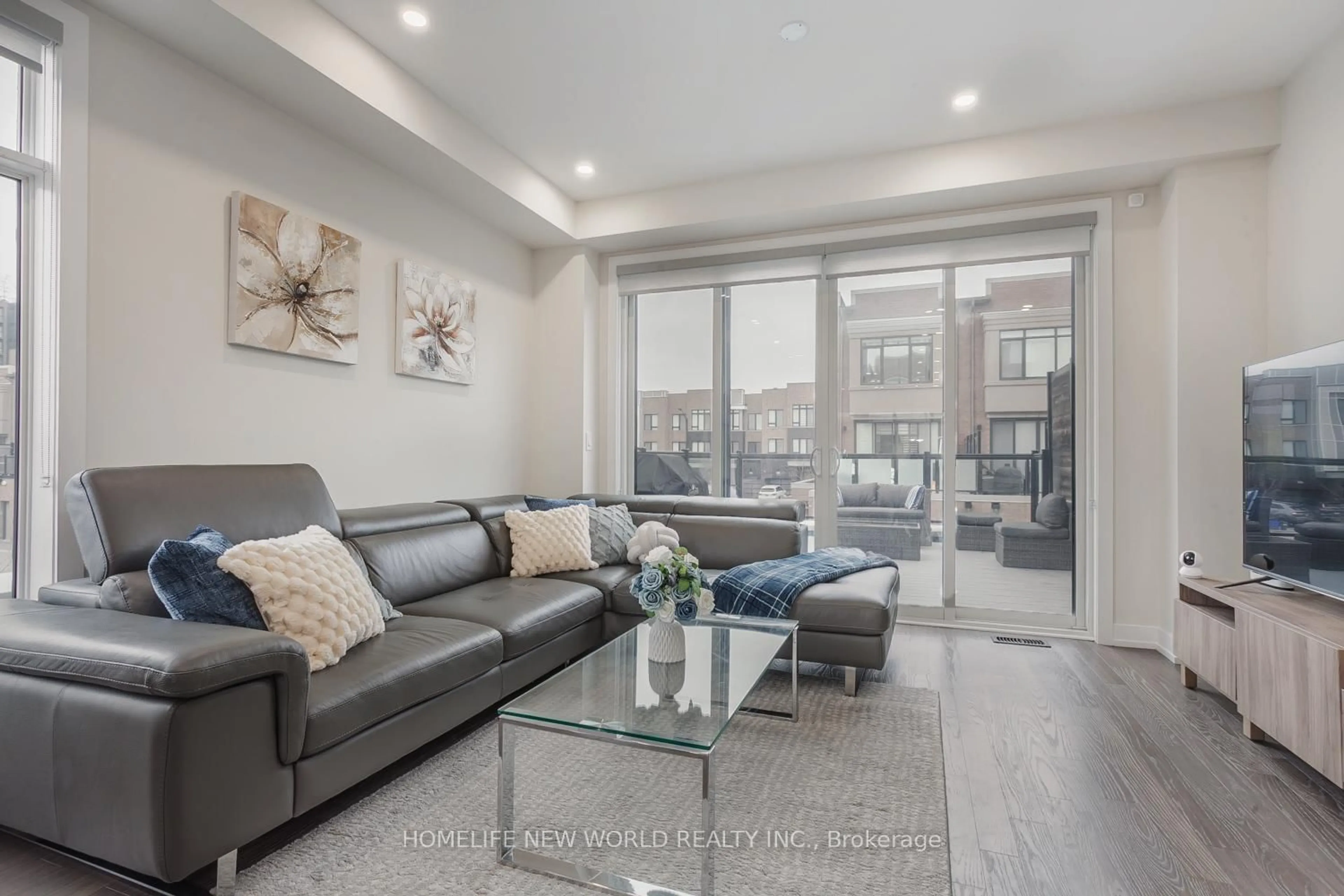 Living room with furniture, unknown for 62 Troon Ave, Vaughan Ontario L6A 4Z1