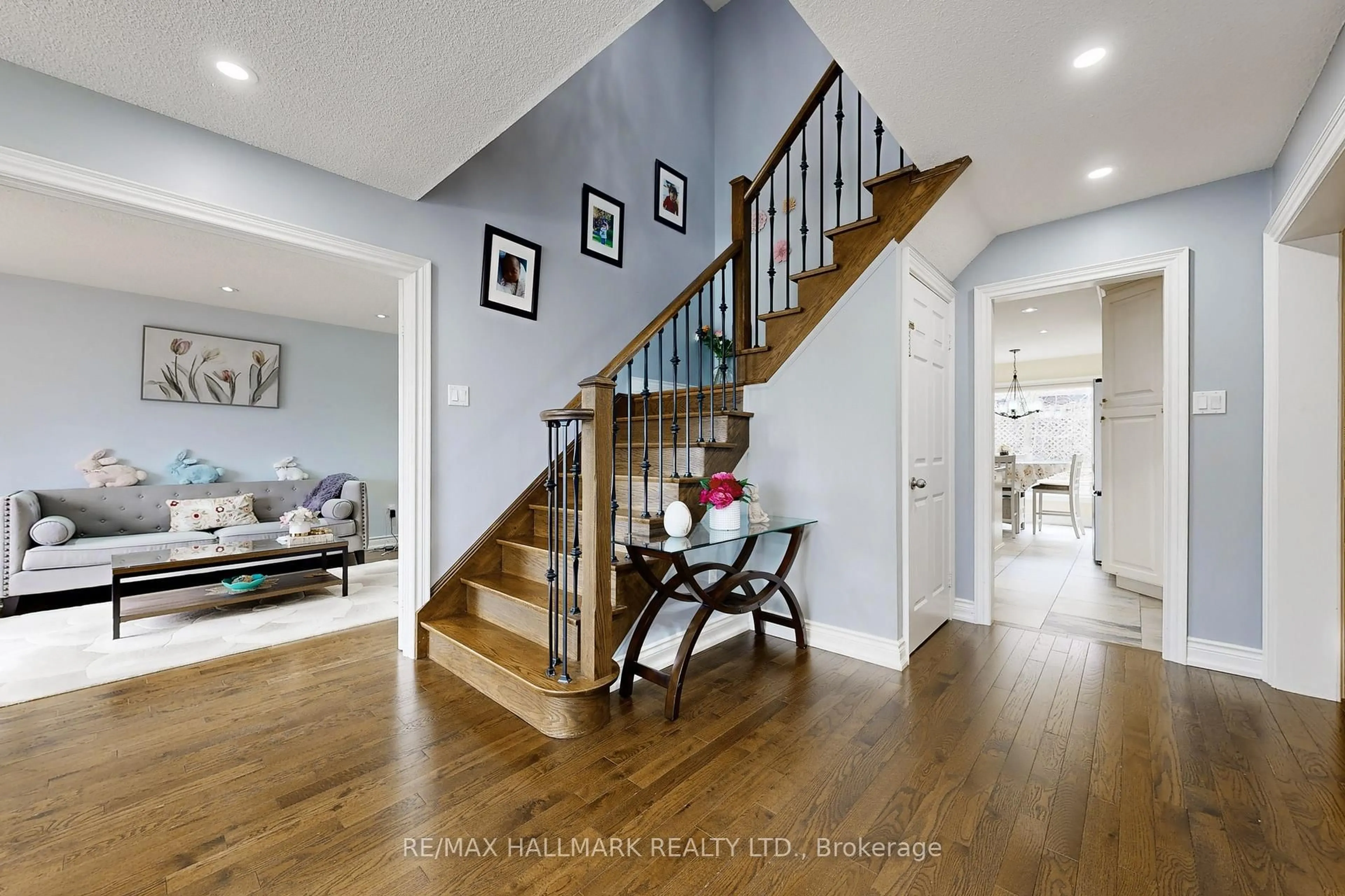 Unknown for 87 Autumn Way, Aurora Ontario L4G 4P7