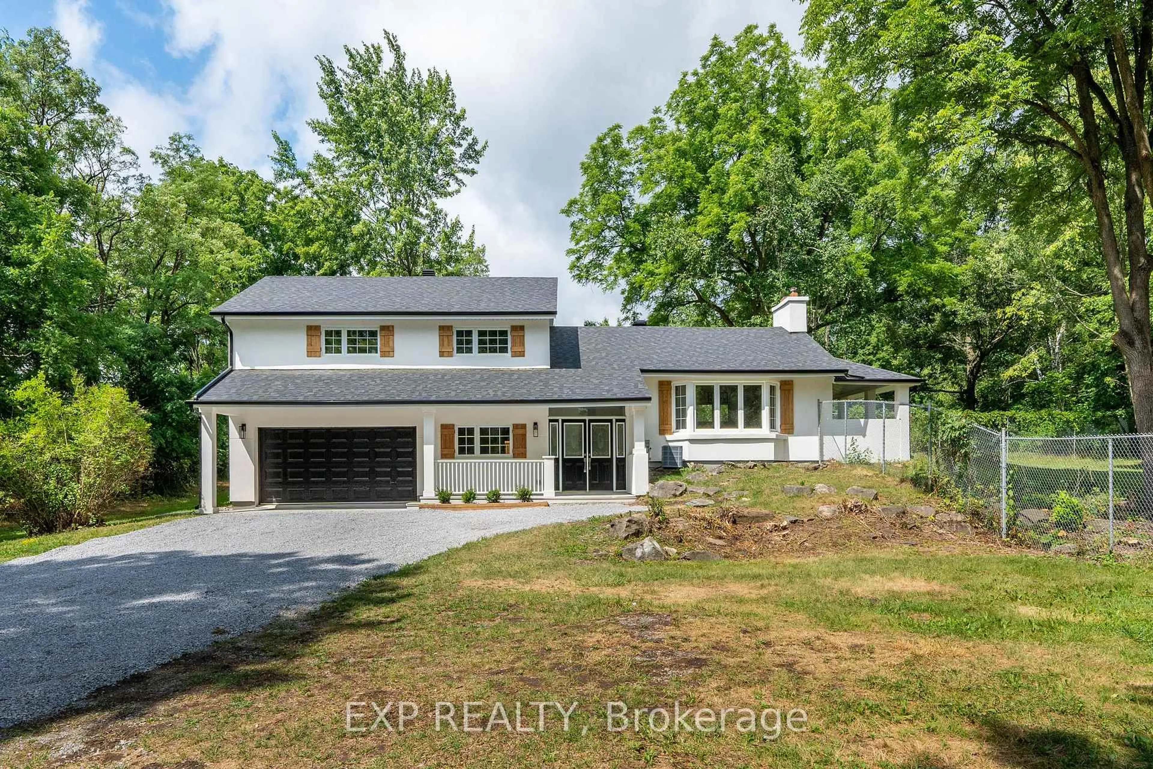 Home with vinyl exterior material, street for 12056 Leslie St, Richmond Hill Ontario L4E 3R5