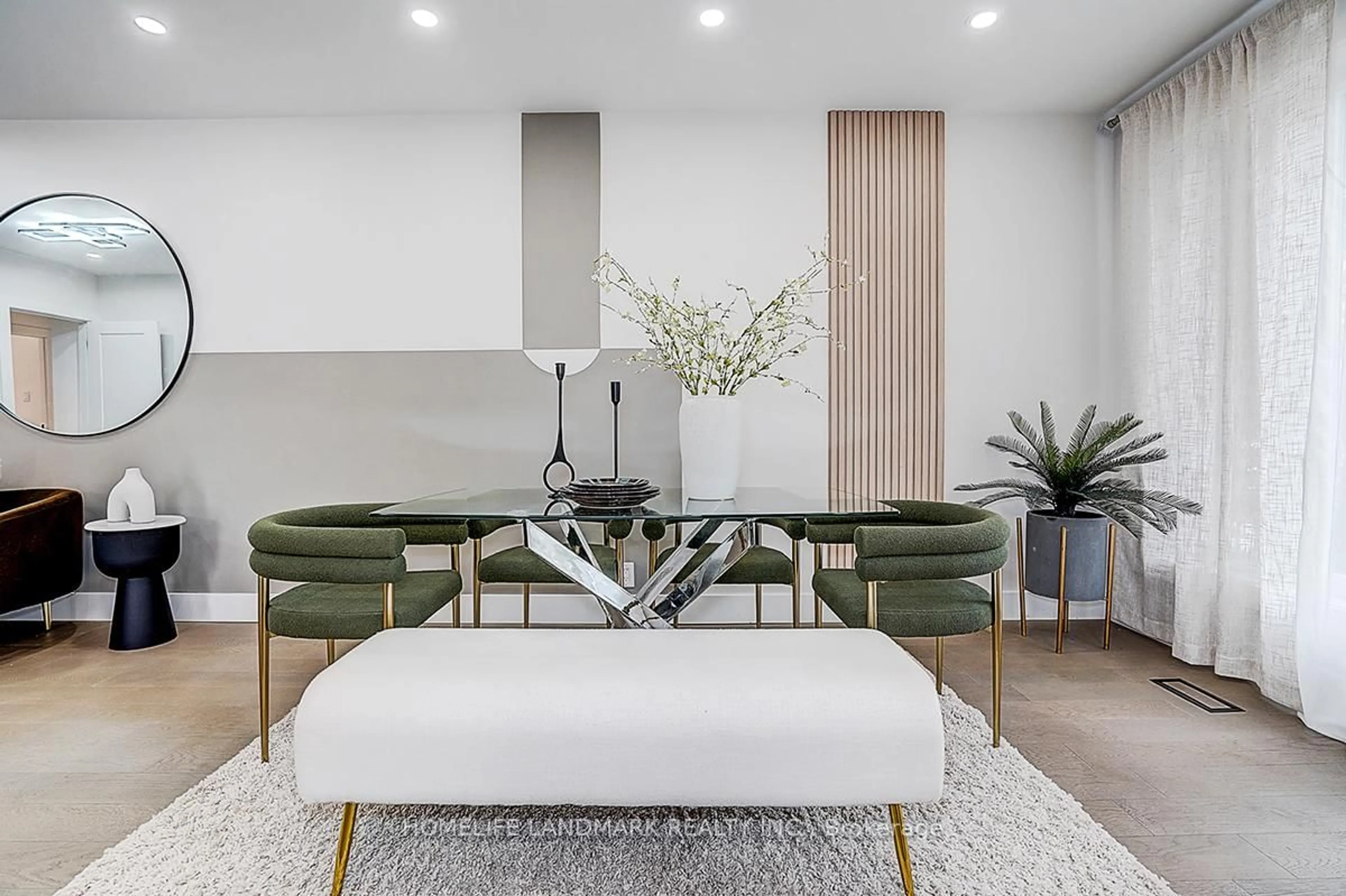 Living room with furniture, unknown for 304 Kerswell Dr, Richmond Hill Ontario L4C 2X2