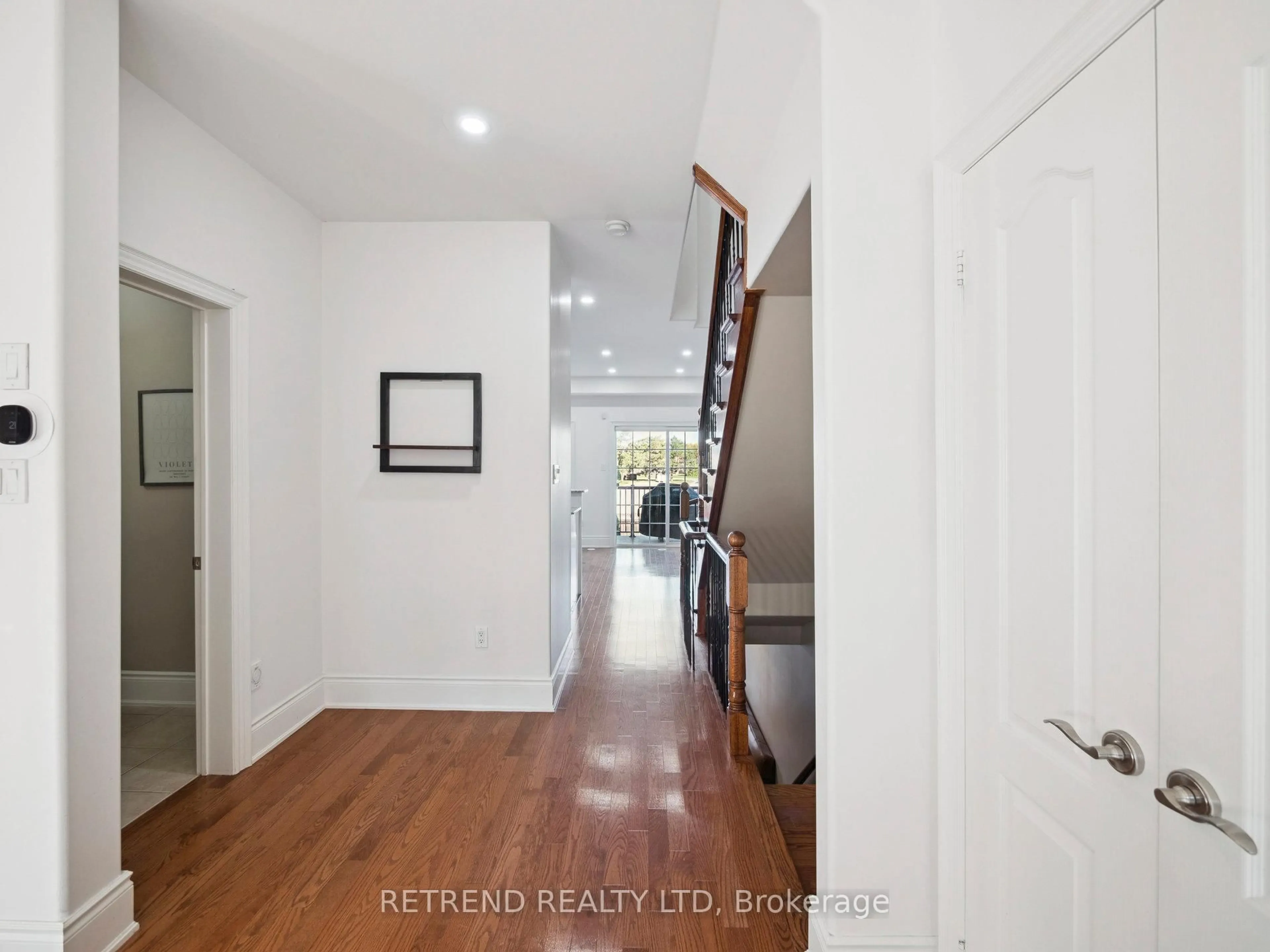 Indoor entryway for 26 Golden Spruce Lane, Vaughan Ontario L6A 0J6