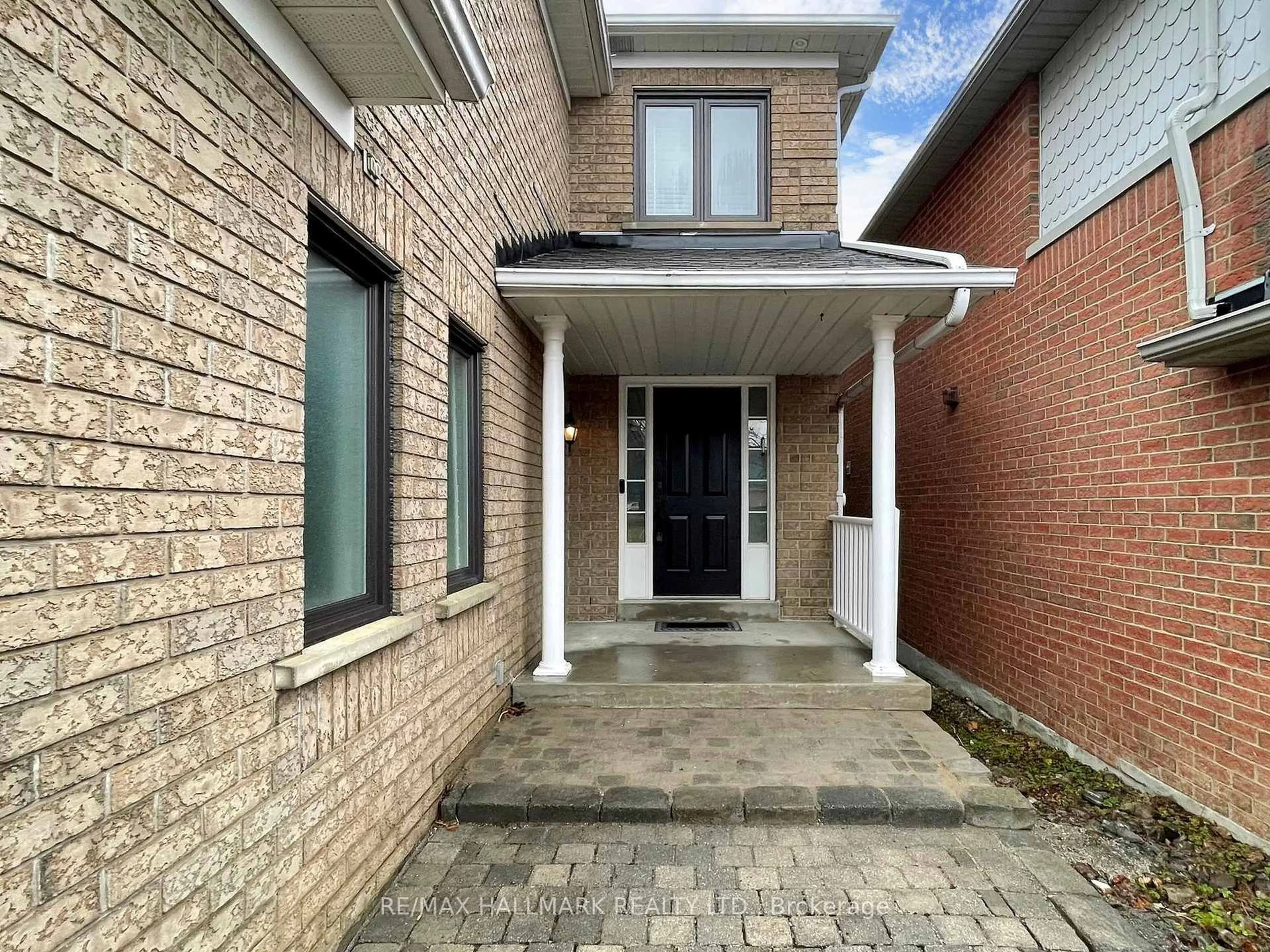 Home with brick exterior material, street for 156 Stone Rd, Aurora Ontario L4G 6Y9